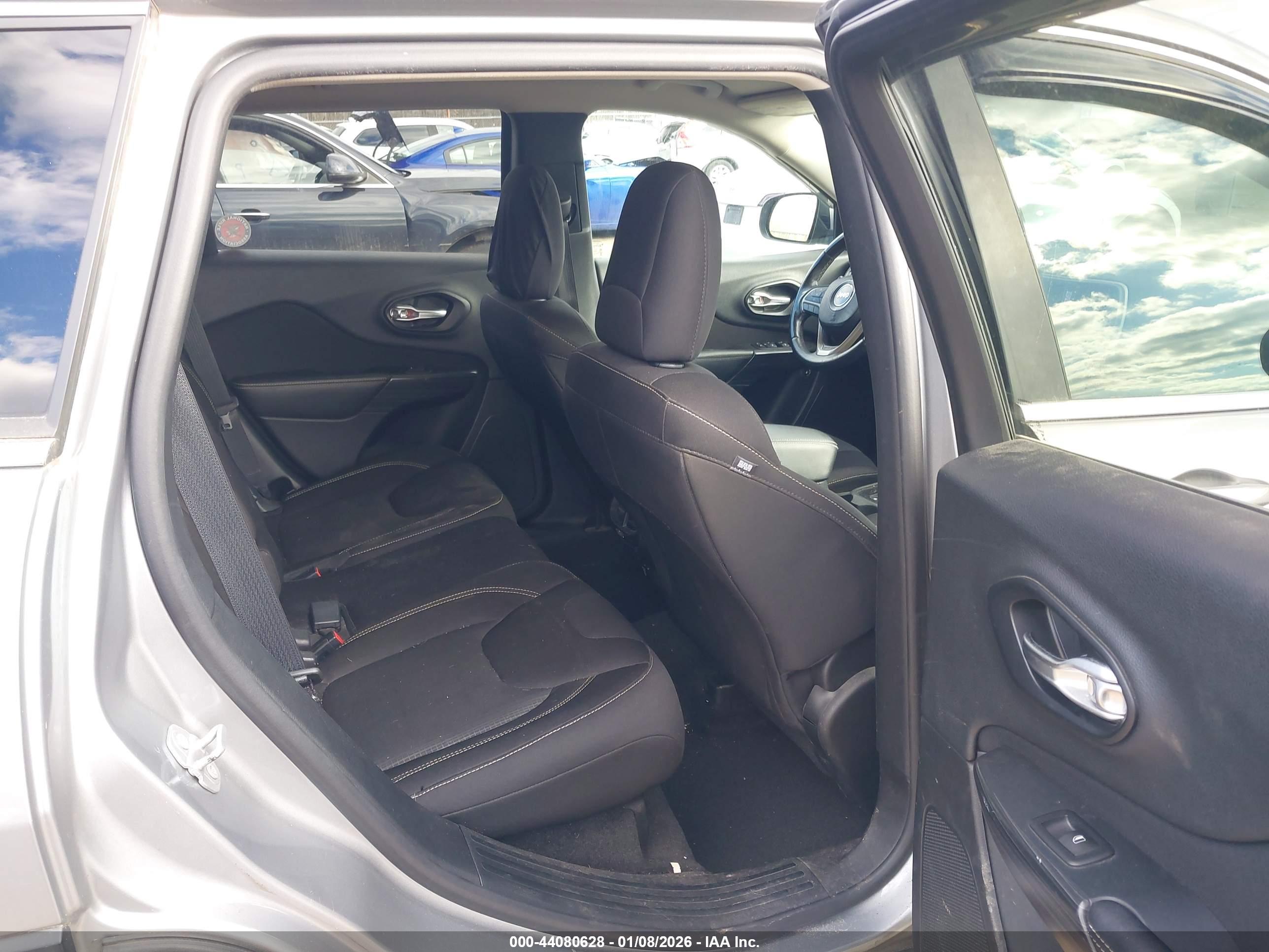 JEEP CHEROKEE image 8