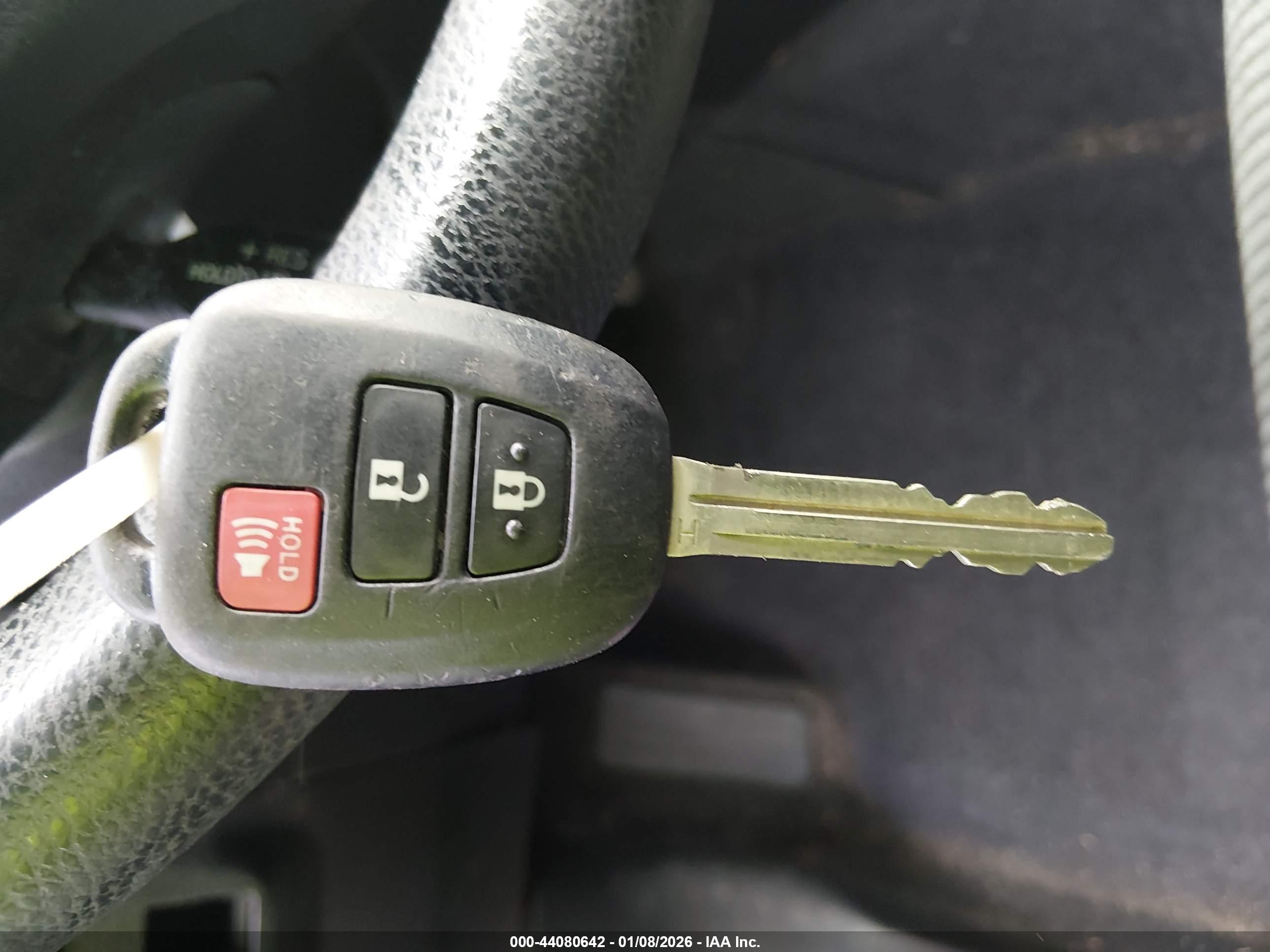 TOYOTA RAV4 image 11