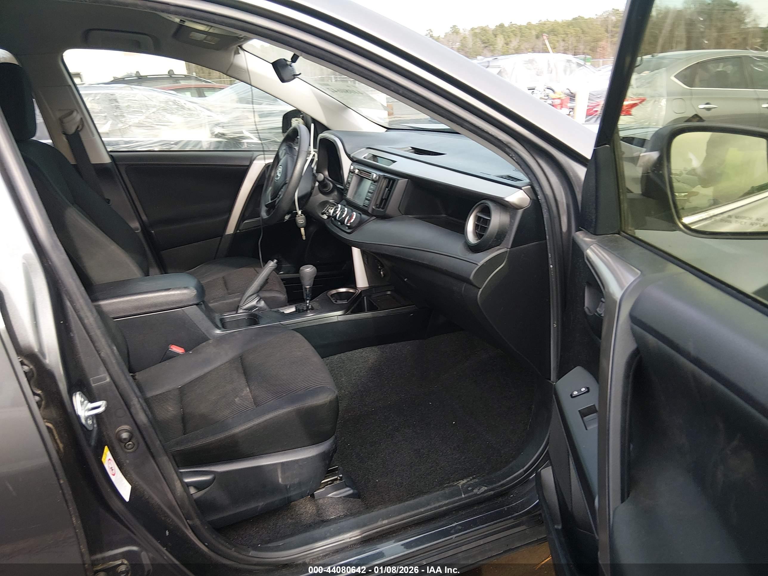 TOYOTA RAV4 image 5