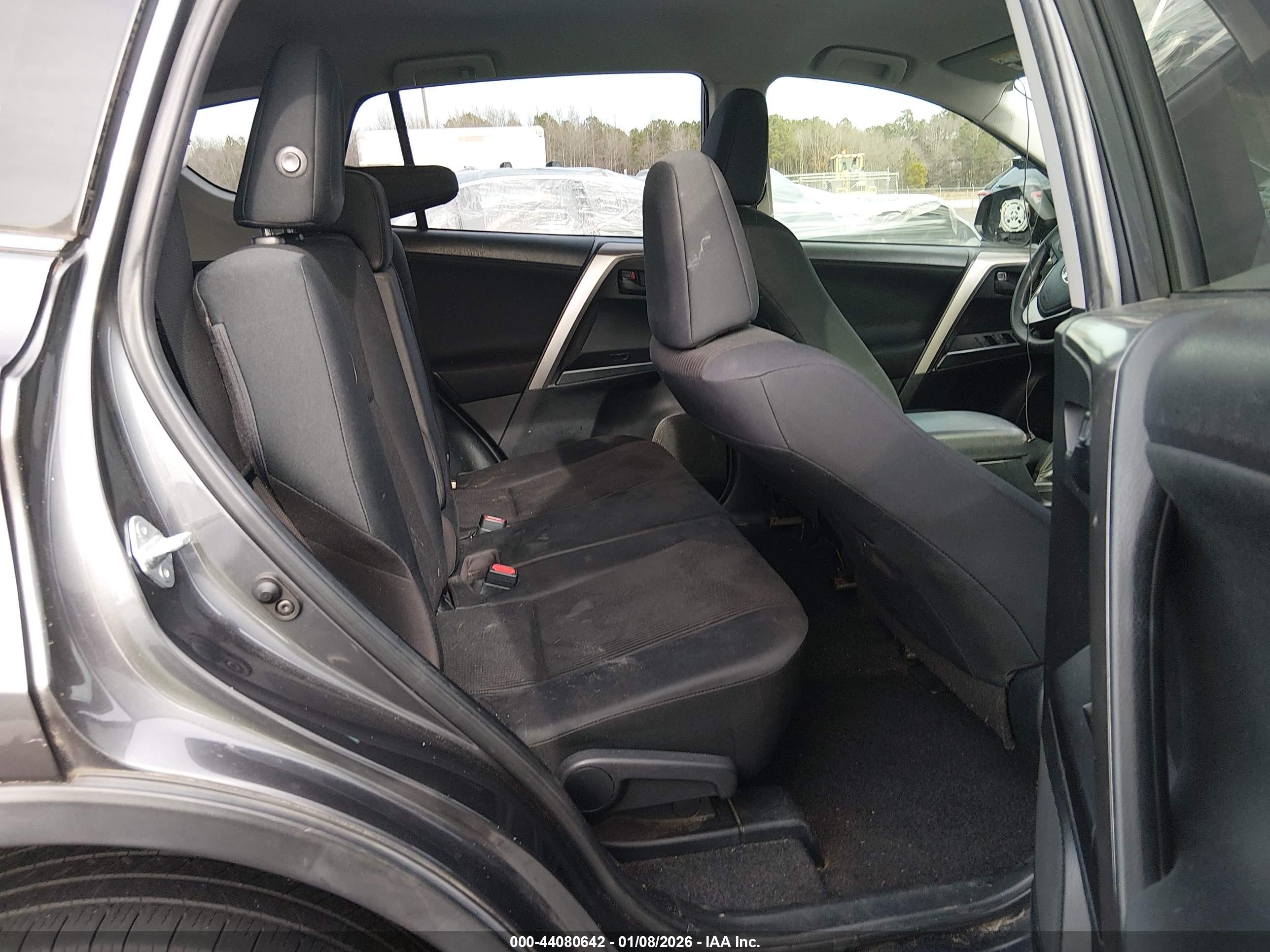 TOYOTA RAV4 image 8