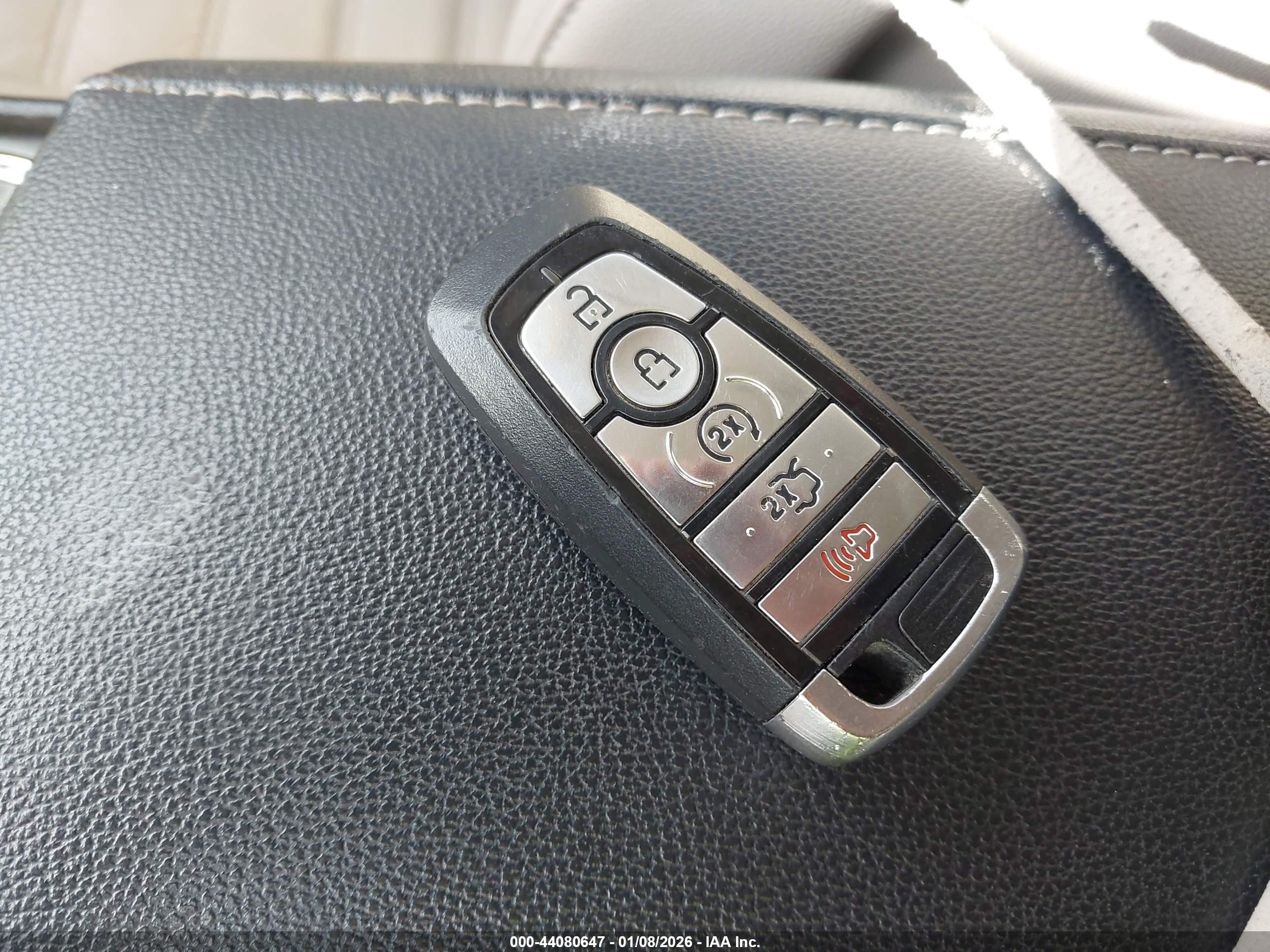 FORD FUSION image 11