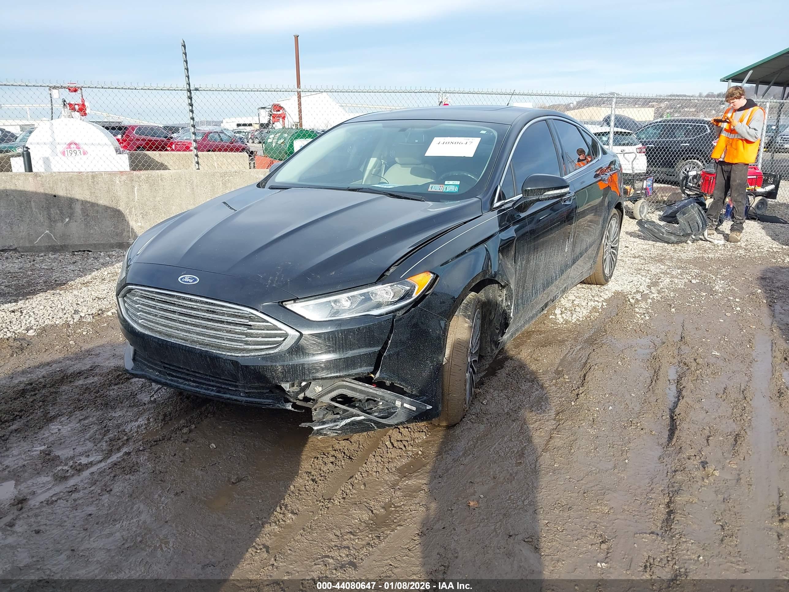 FORD FUSION image 2