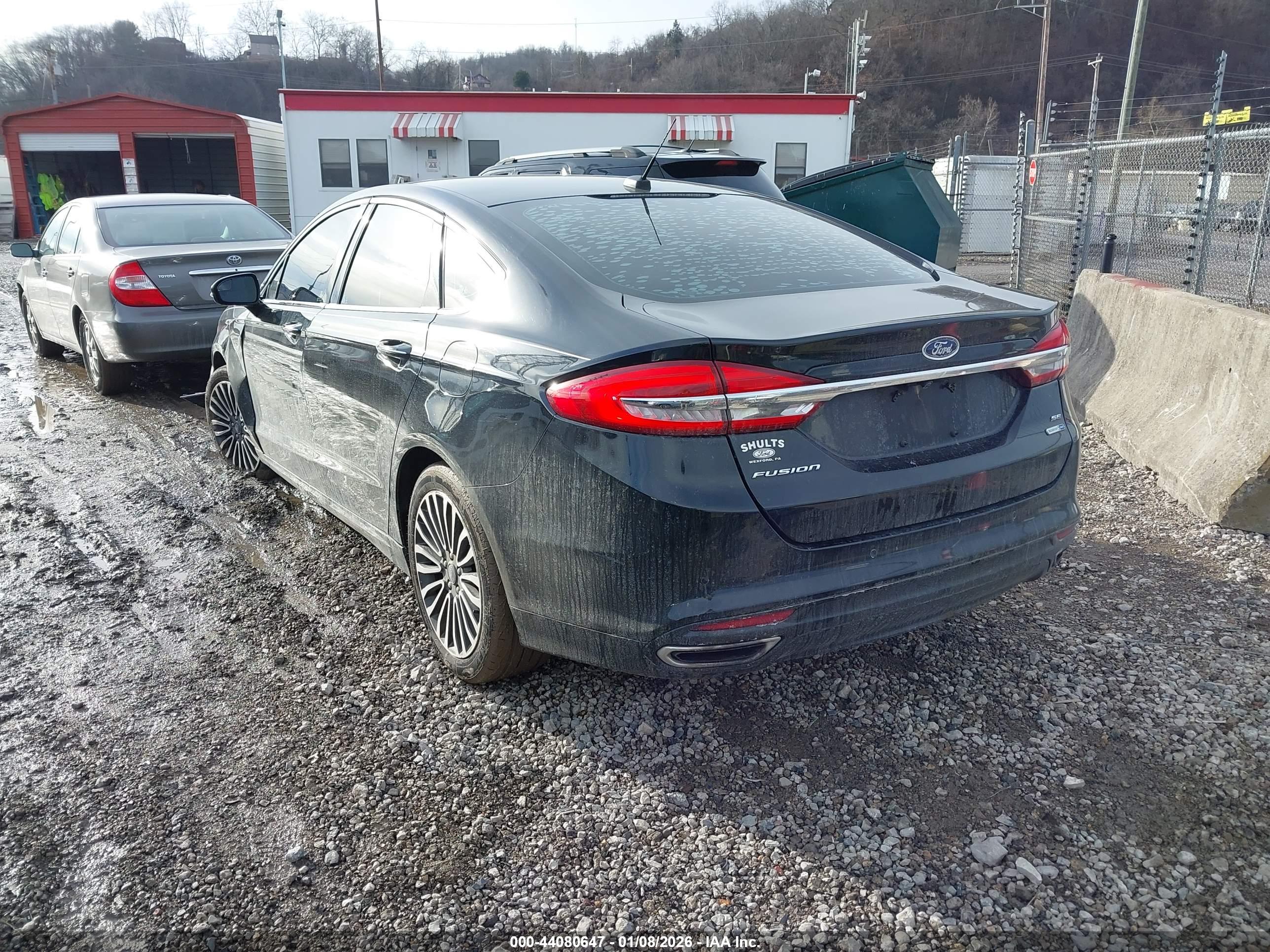 FORD FUSION image 3
