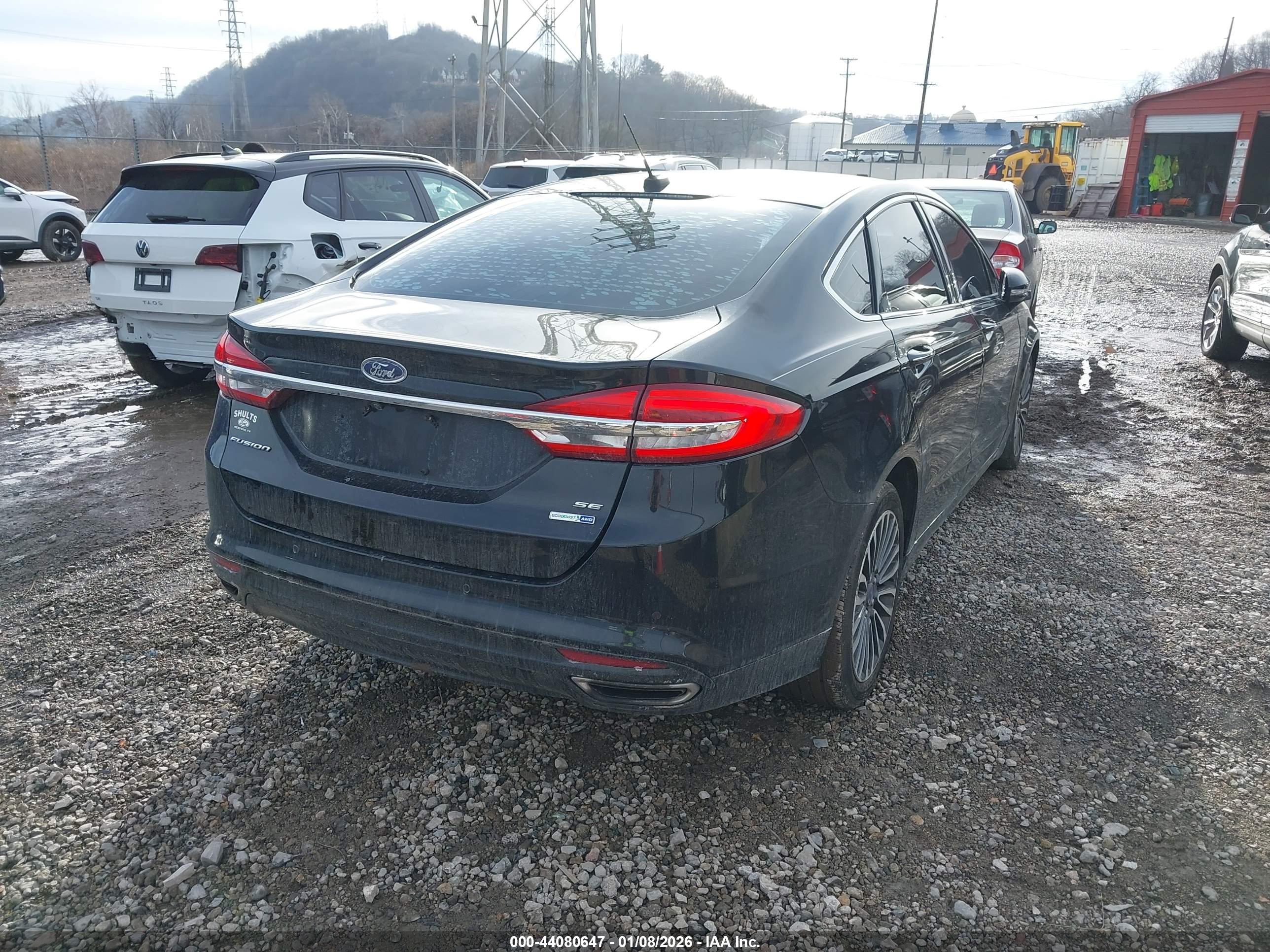FORD FUSION image 4