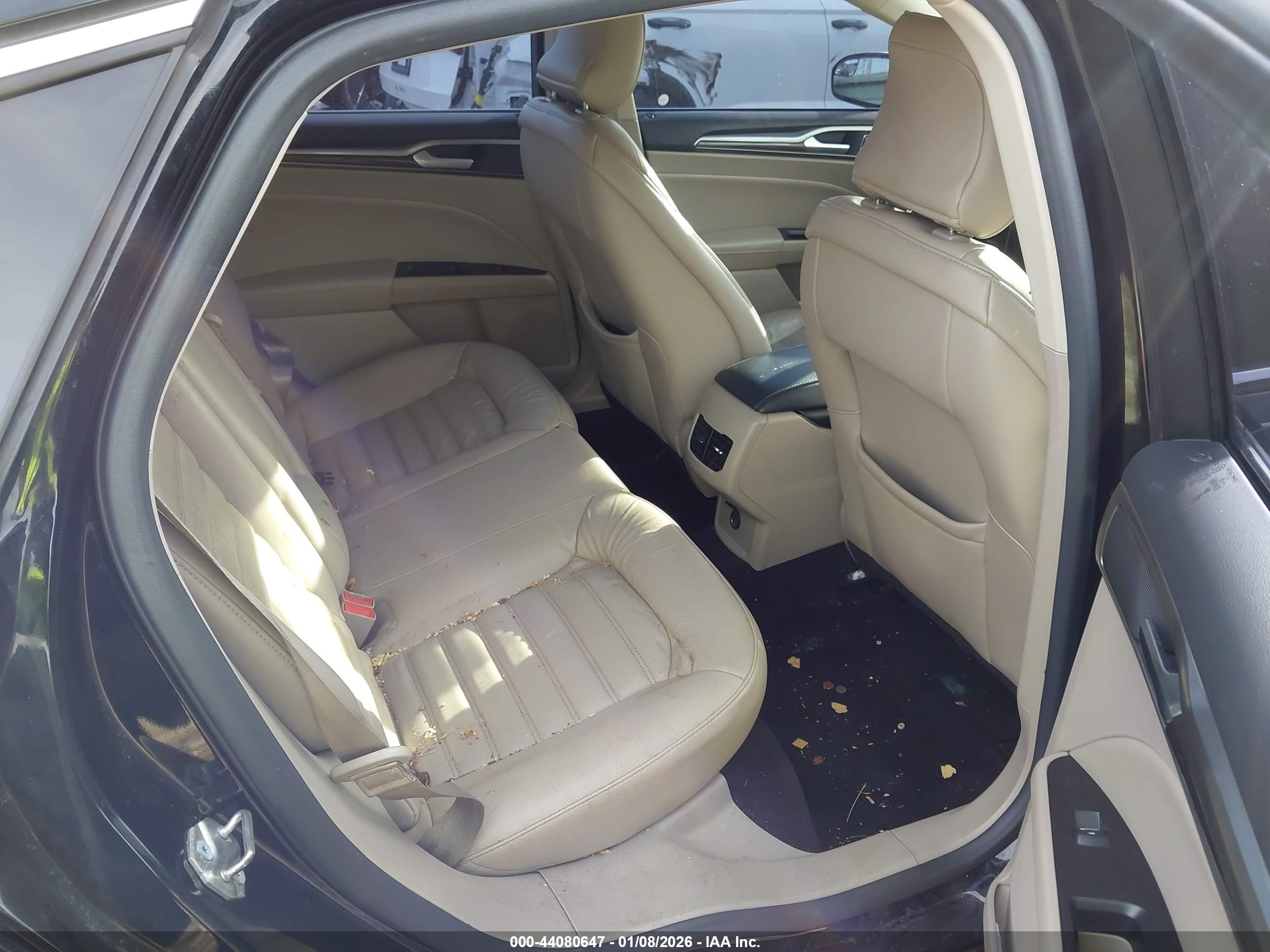 FORD FUSION image 8