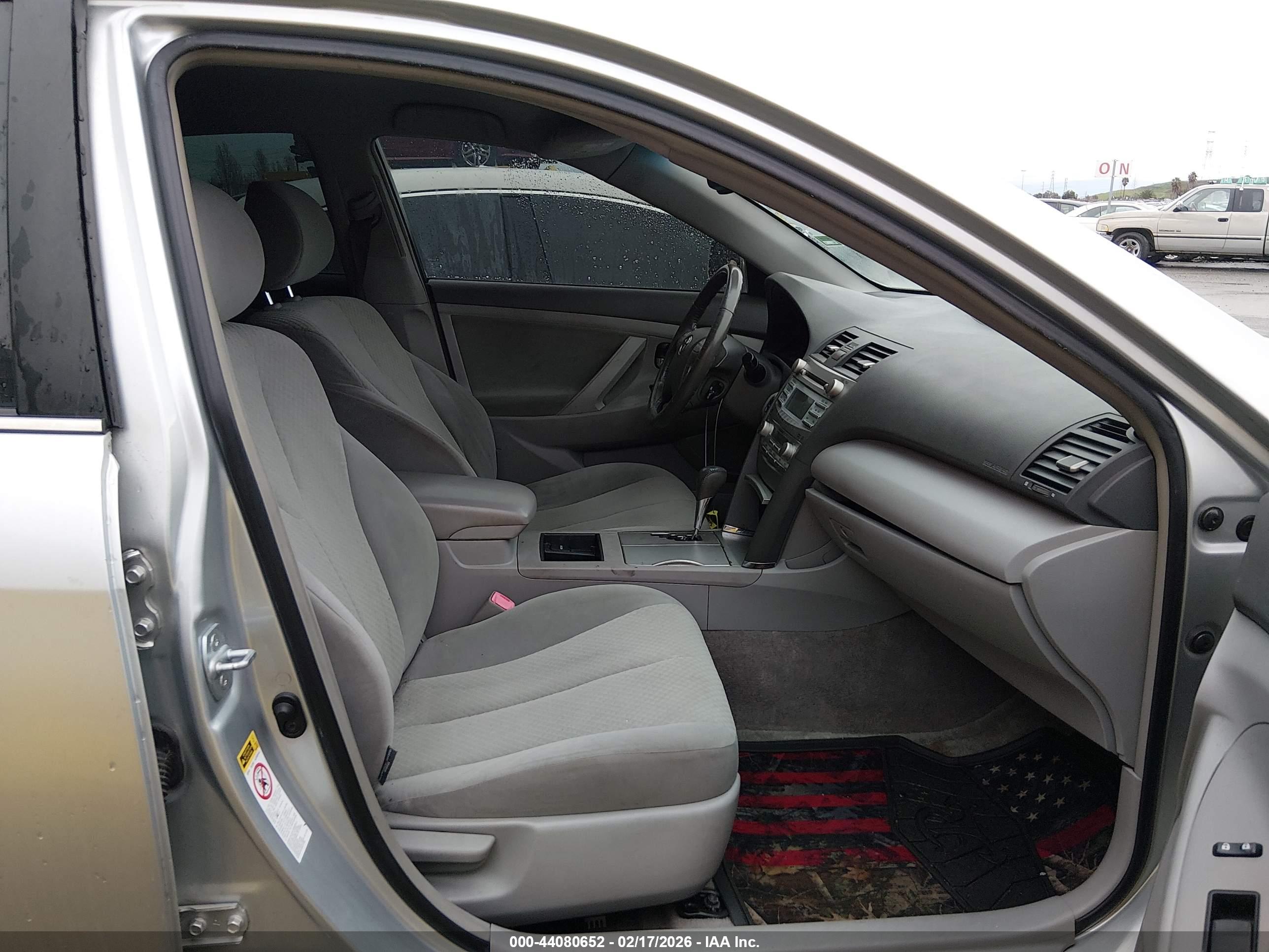 TOYOTA CAMRY image 5
