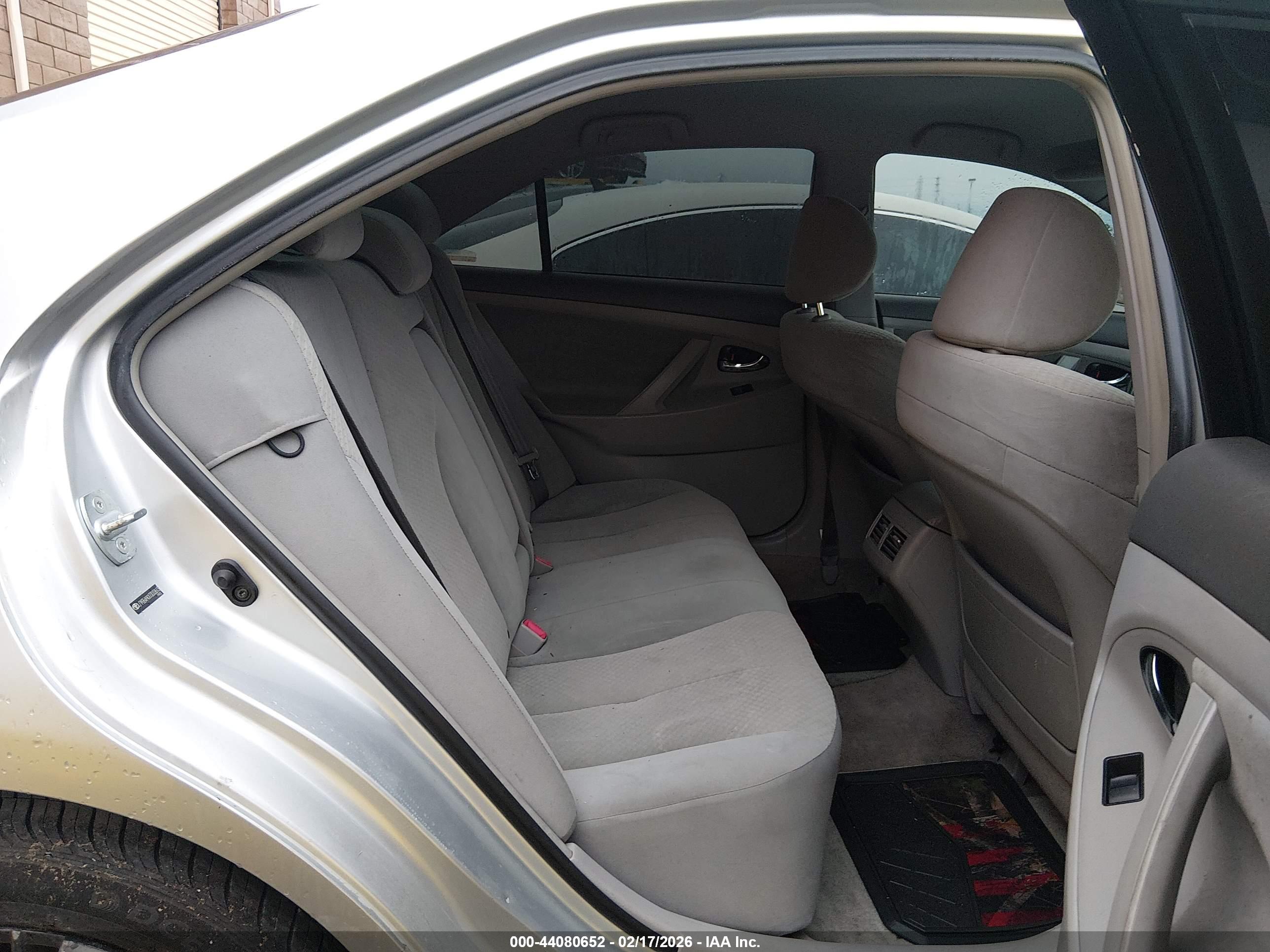 TOYOTA CAMRY image 8