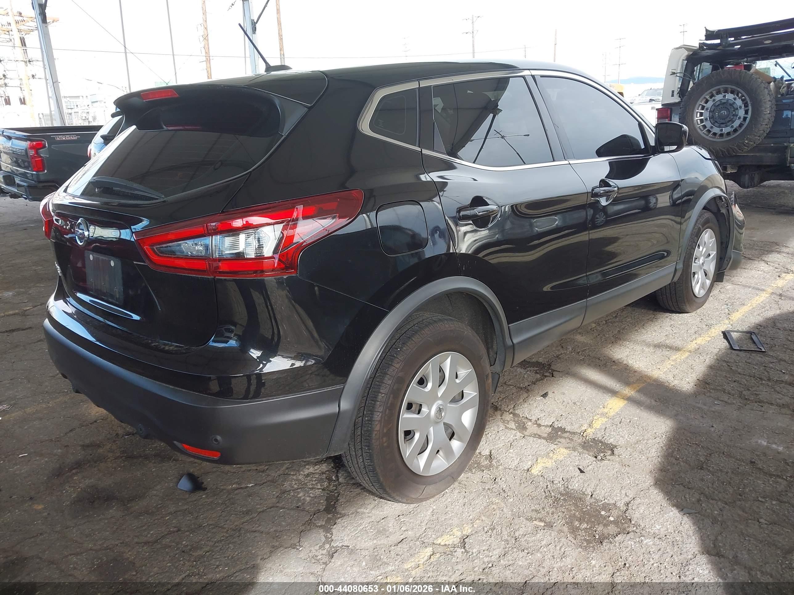 NISSAN ROGUE image 4