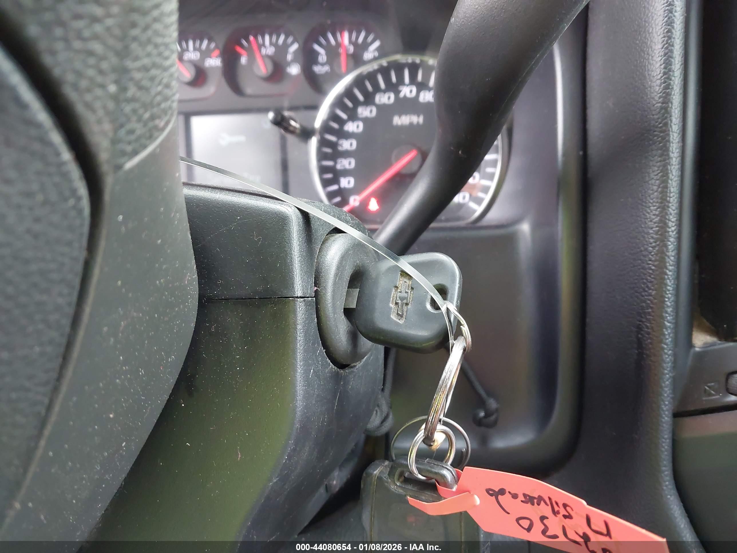 CHEVROLET SILVERADO image 11