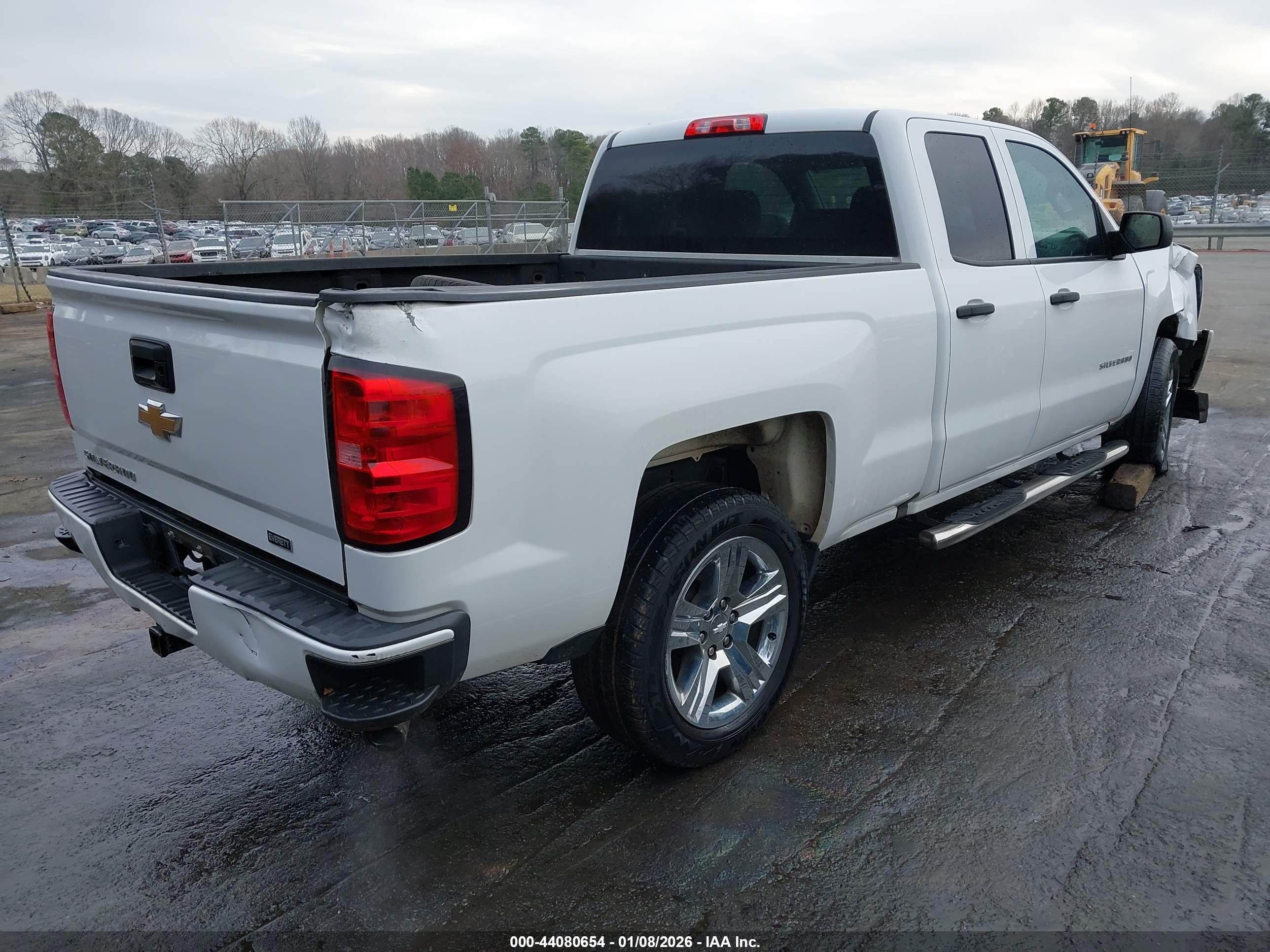CHEVROLET SILVERADO image 4