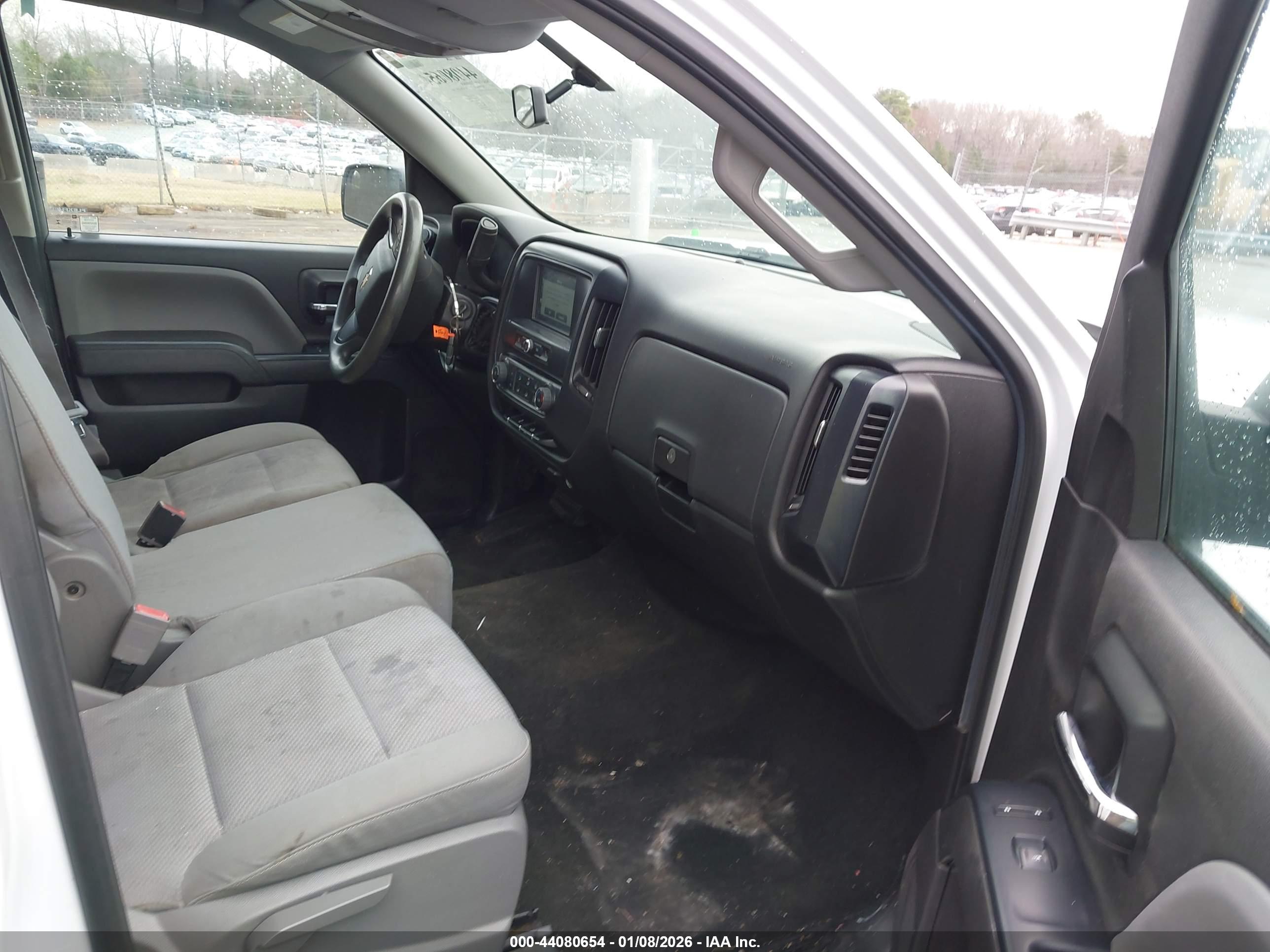 CHEVROLET SILVERADO image 5