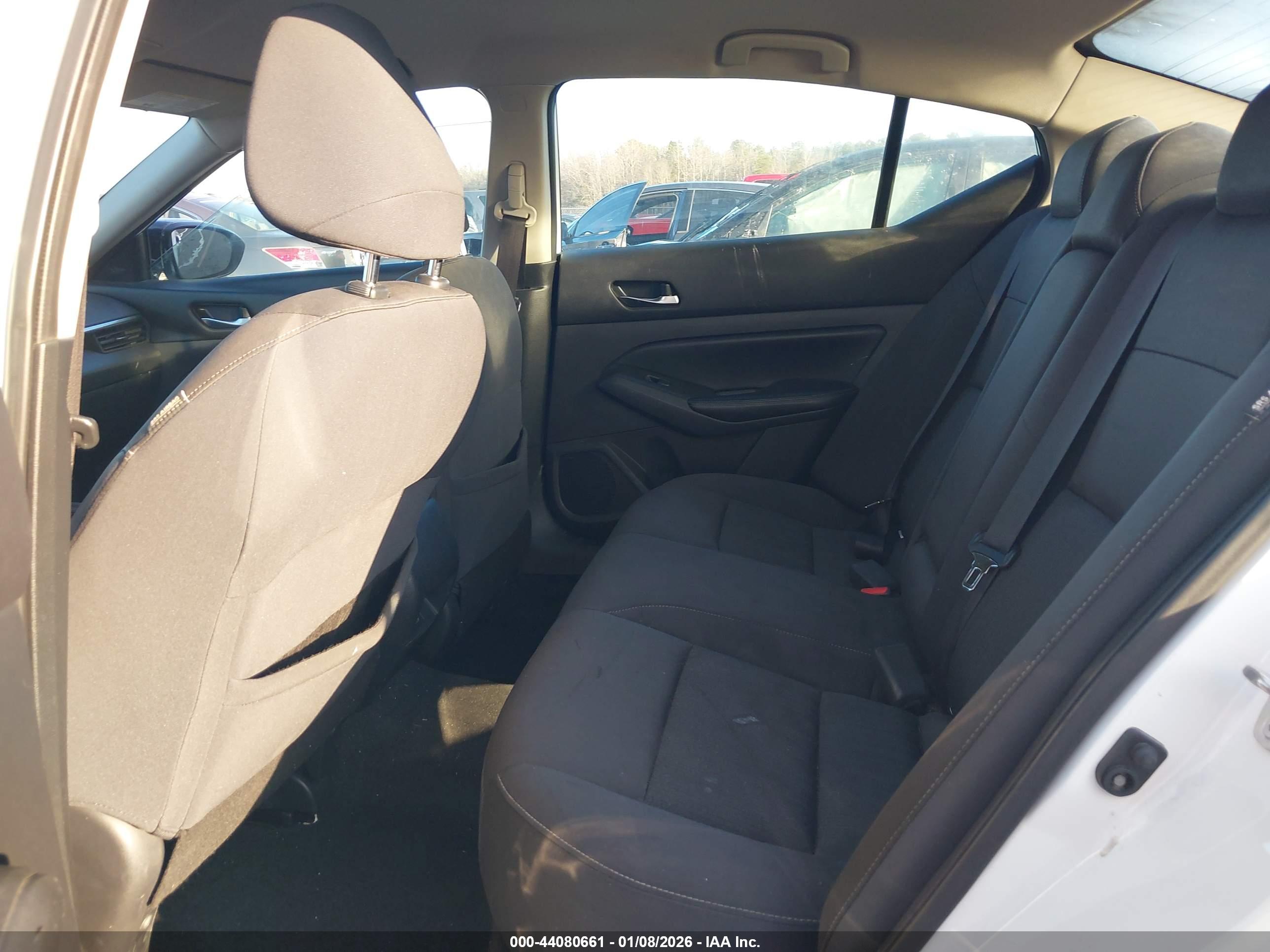 NISSAN ALTIMA image 8