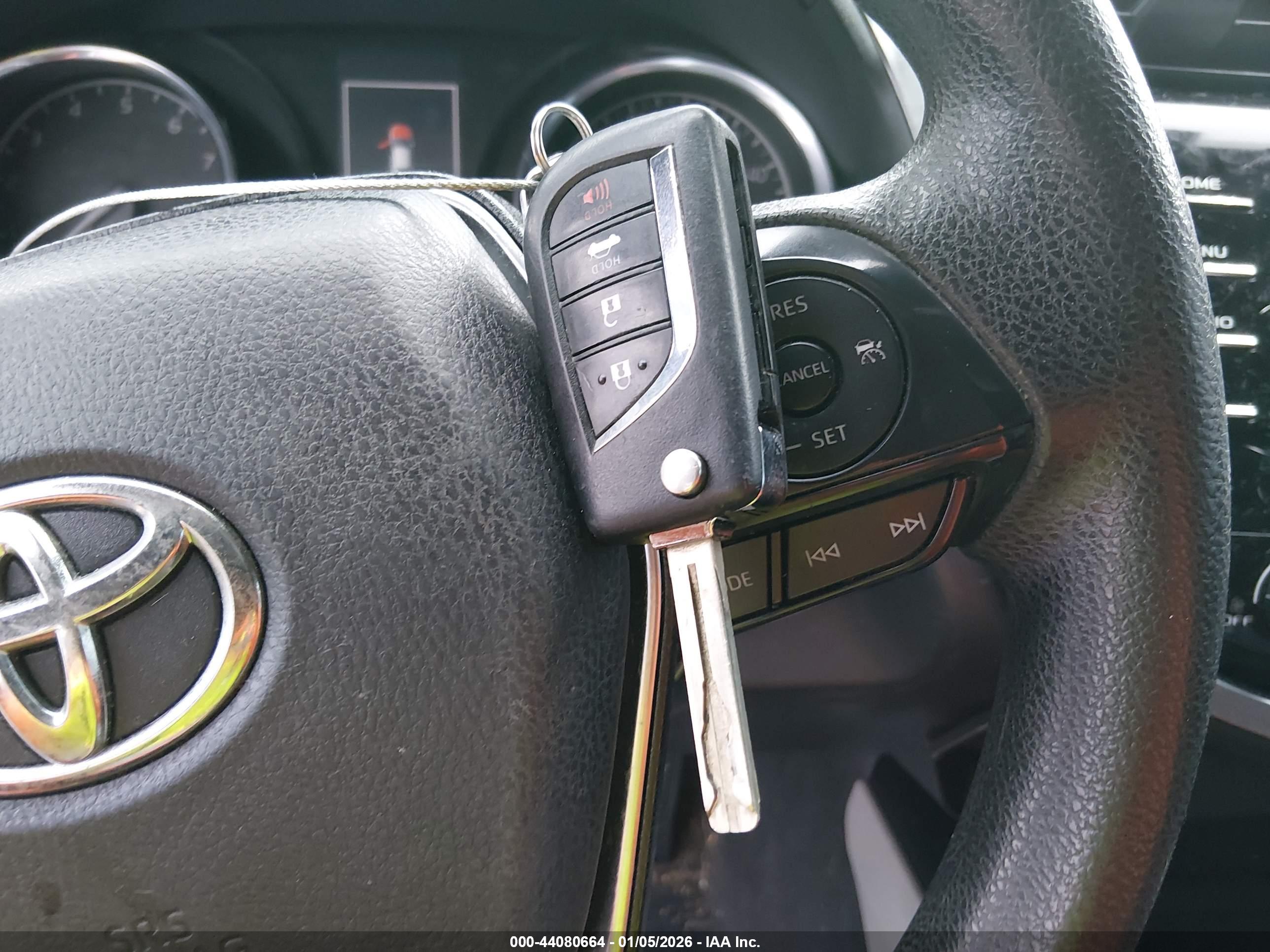 TOYOTA CAMRY image 11