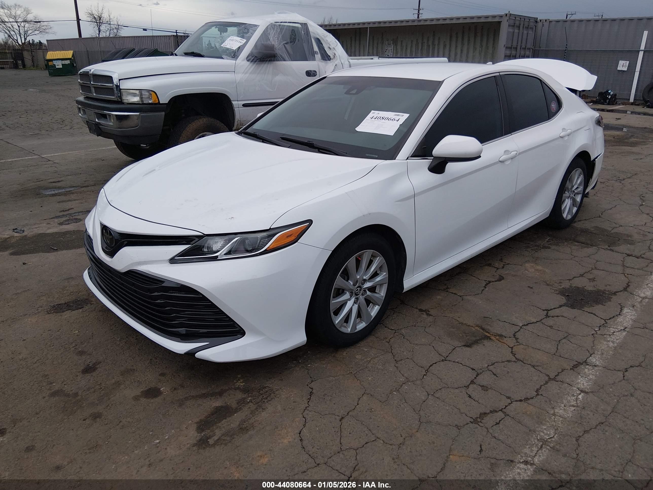 TOYOTA CAMRY image 2
