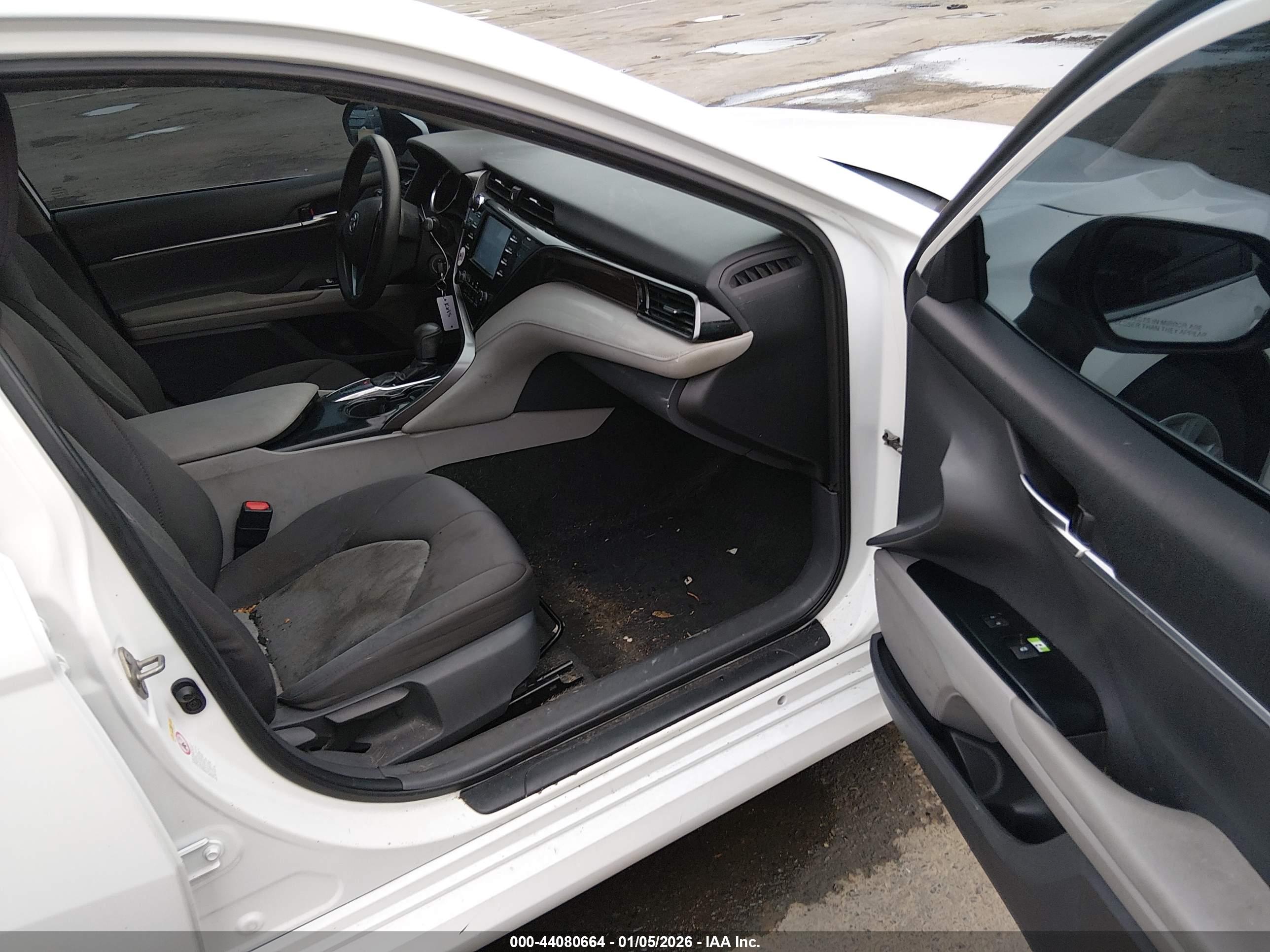 TOYOTA CAMRY image 5