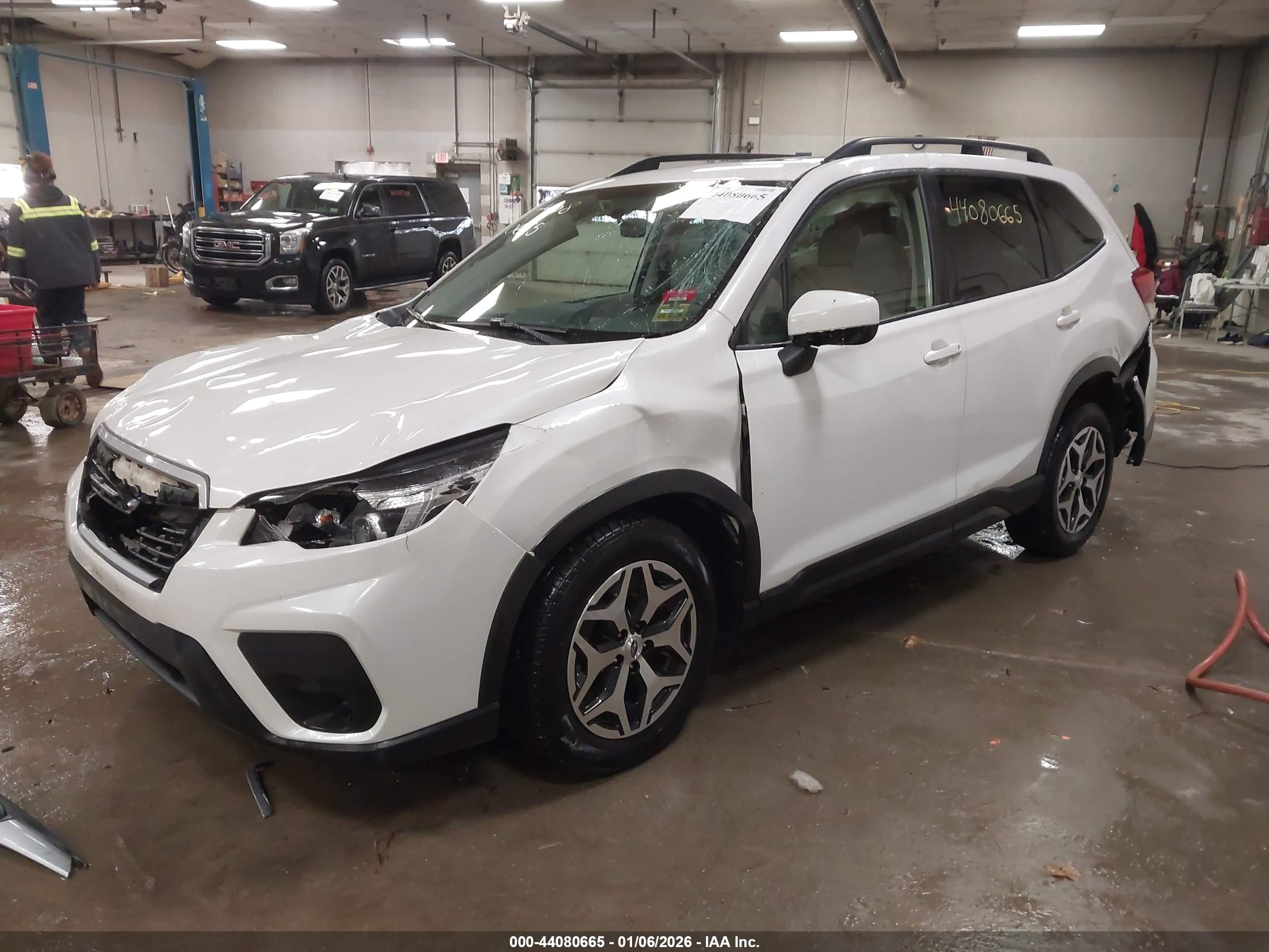 SUBARU FORESTER image 2