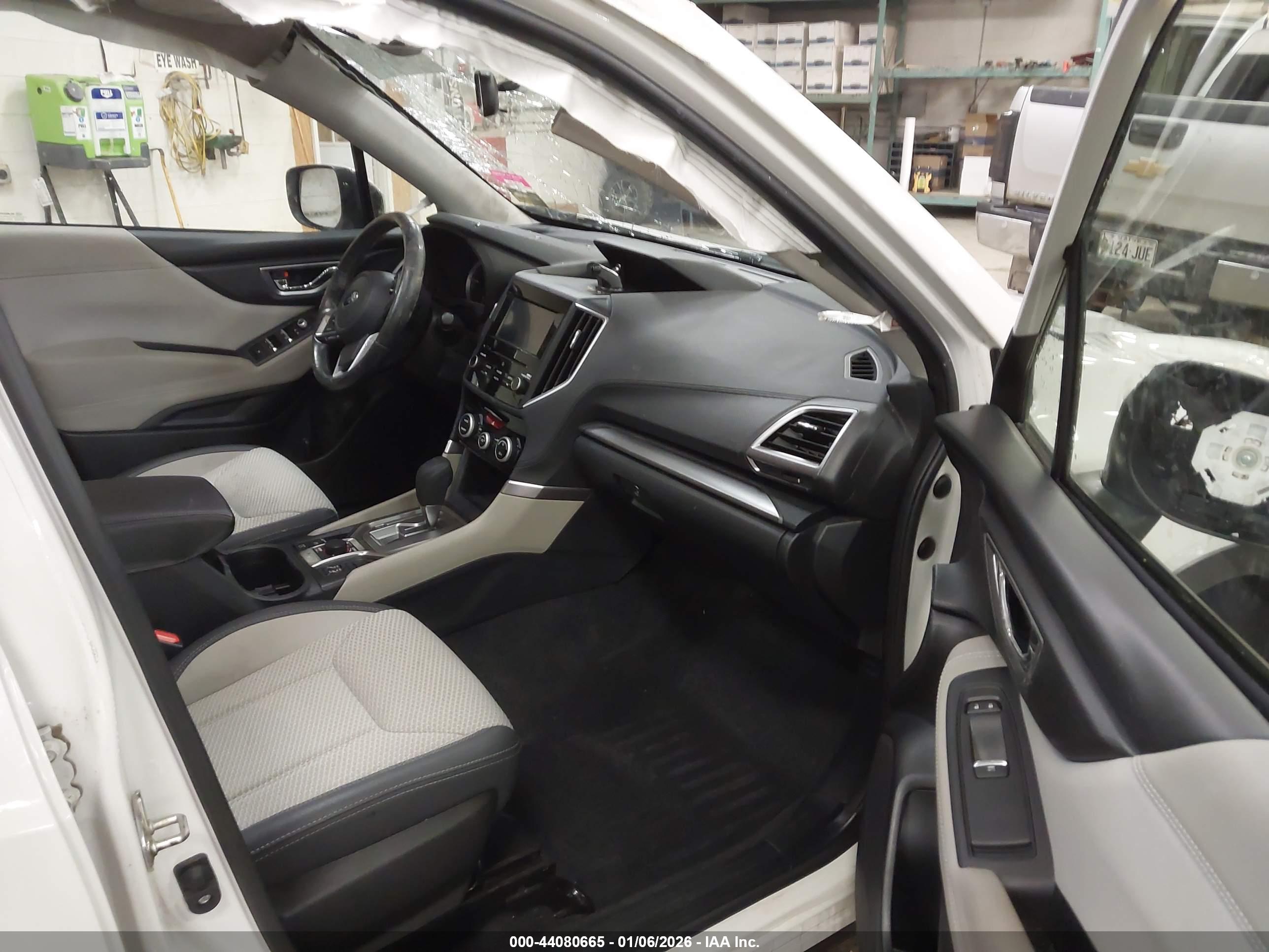 SUBARU FORESTER image 5