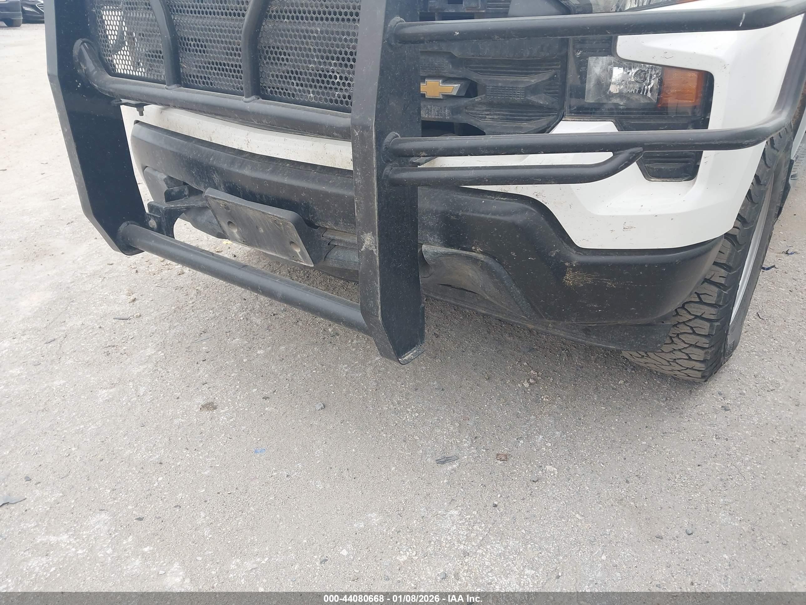 CHEVROLET SILVERADO image 6