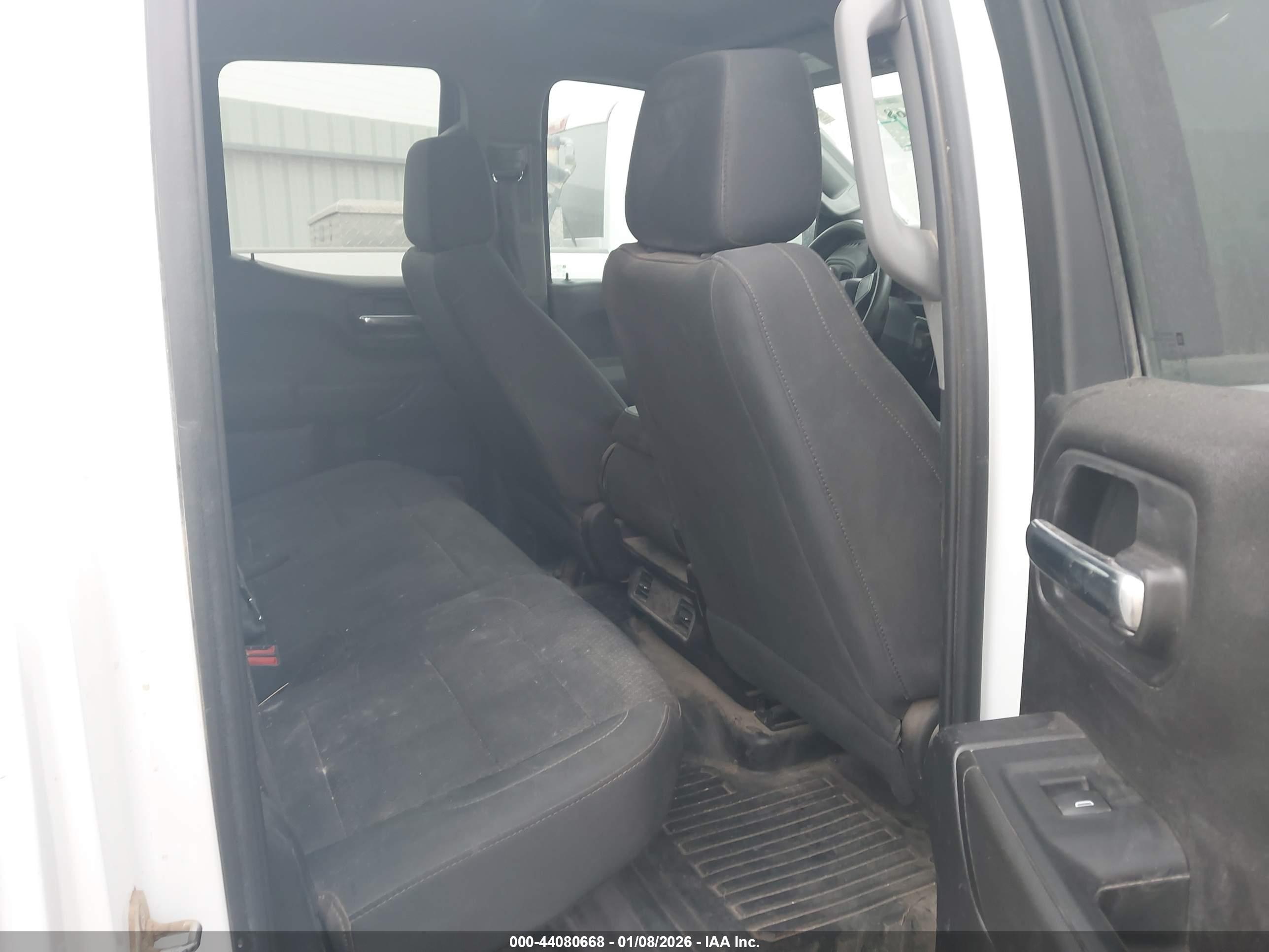 CHEVROLET SILVERADO image 8