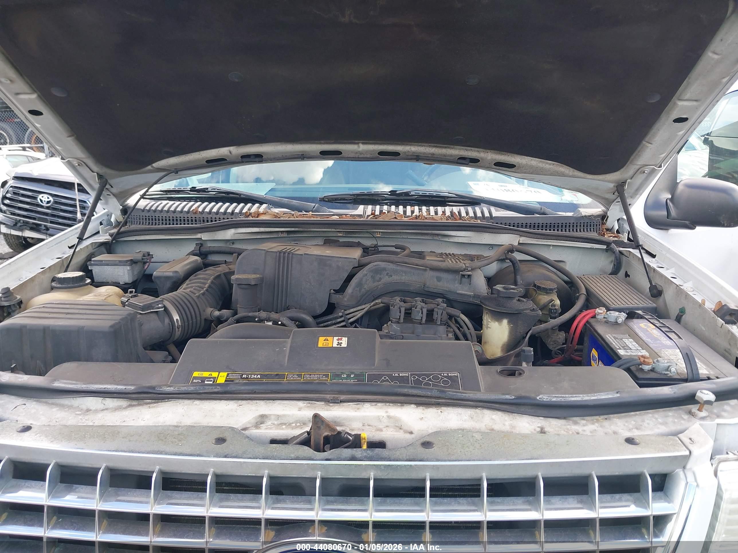 FORD EXPLORER image 10