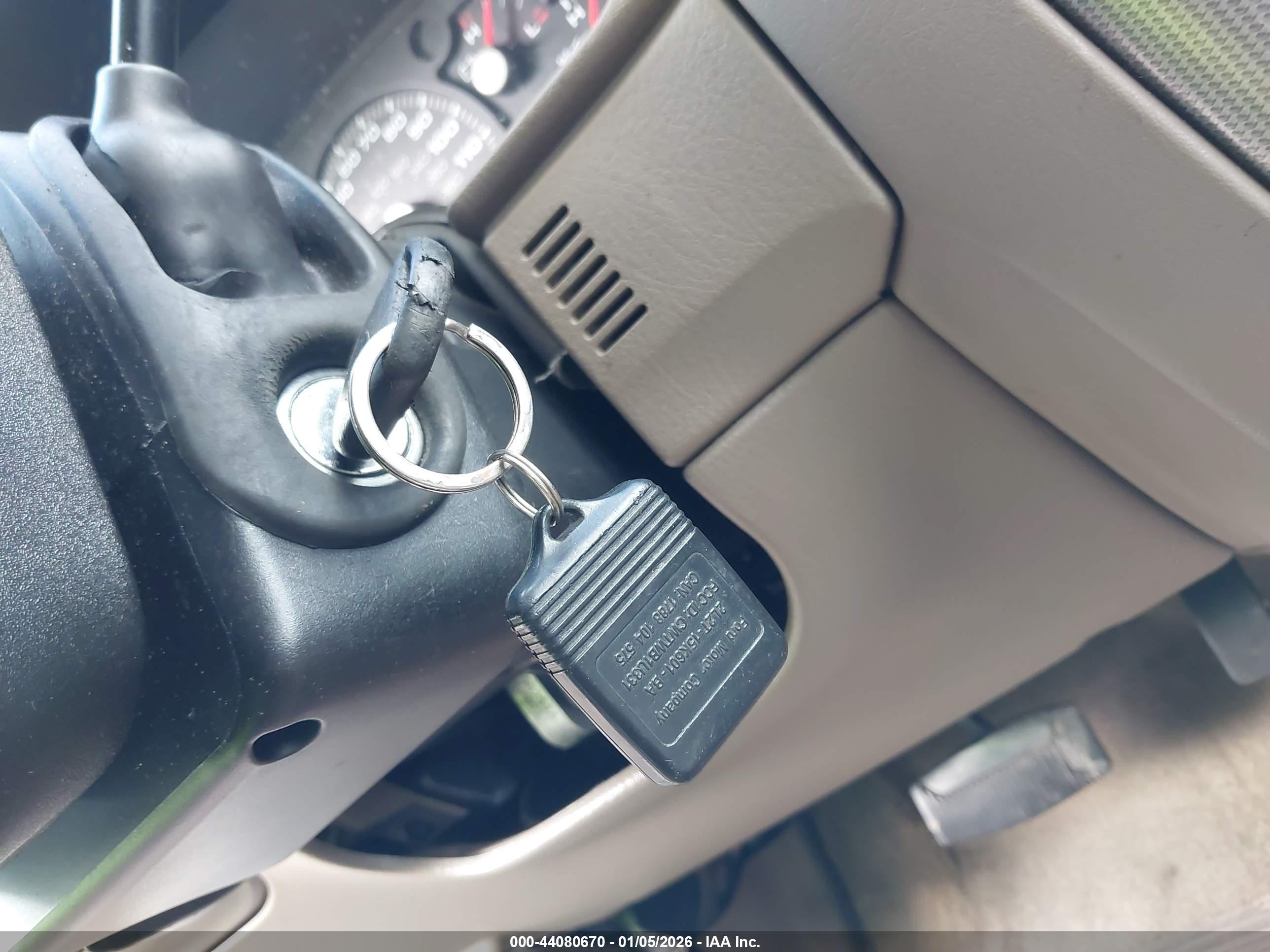 FORD EXPLORER image 11