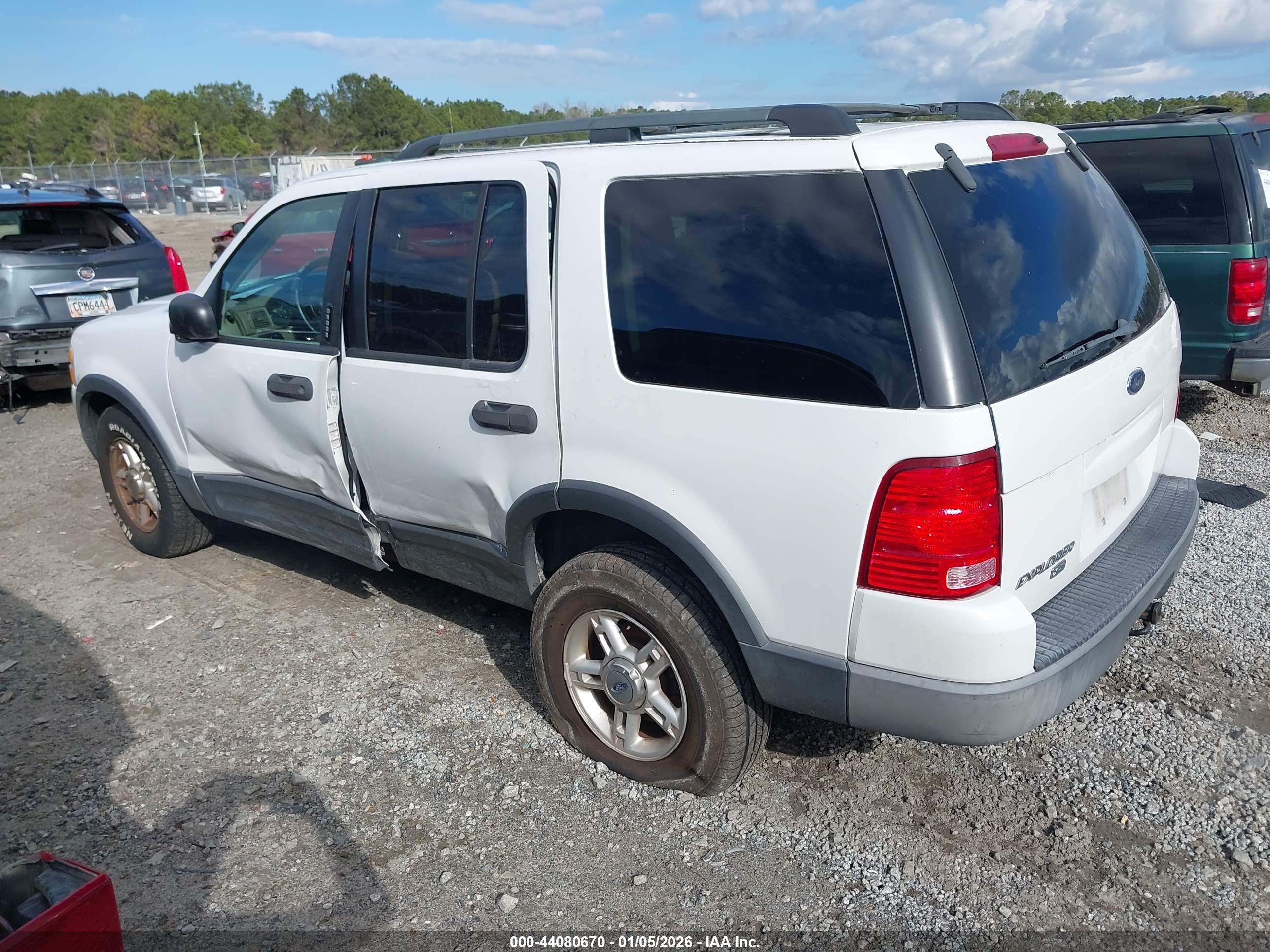 FORD EXPLORER image 3