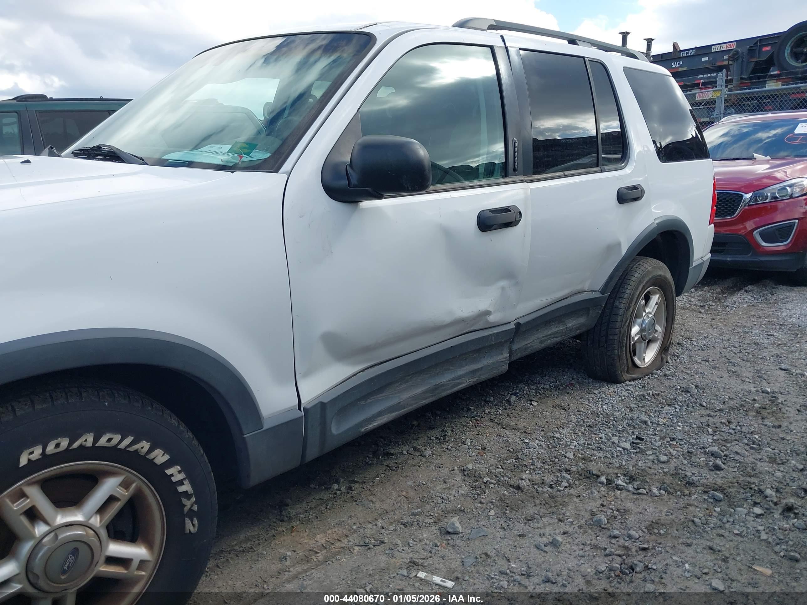 FORD EXPLORER image 6