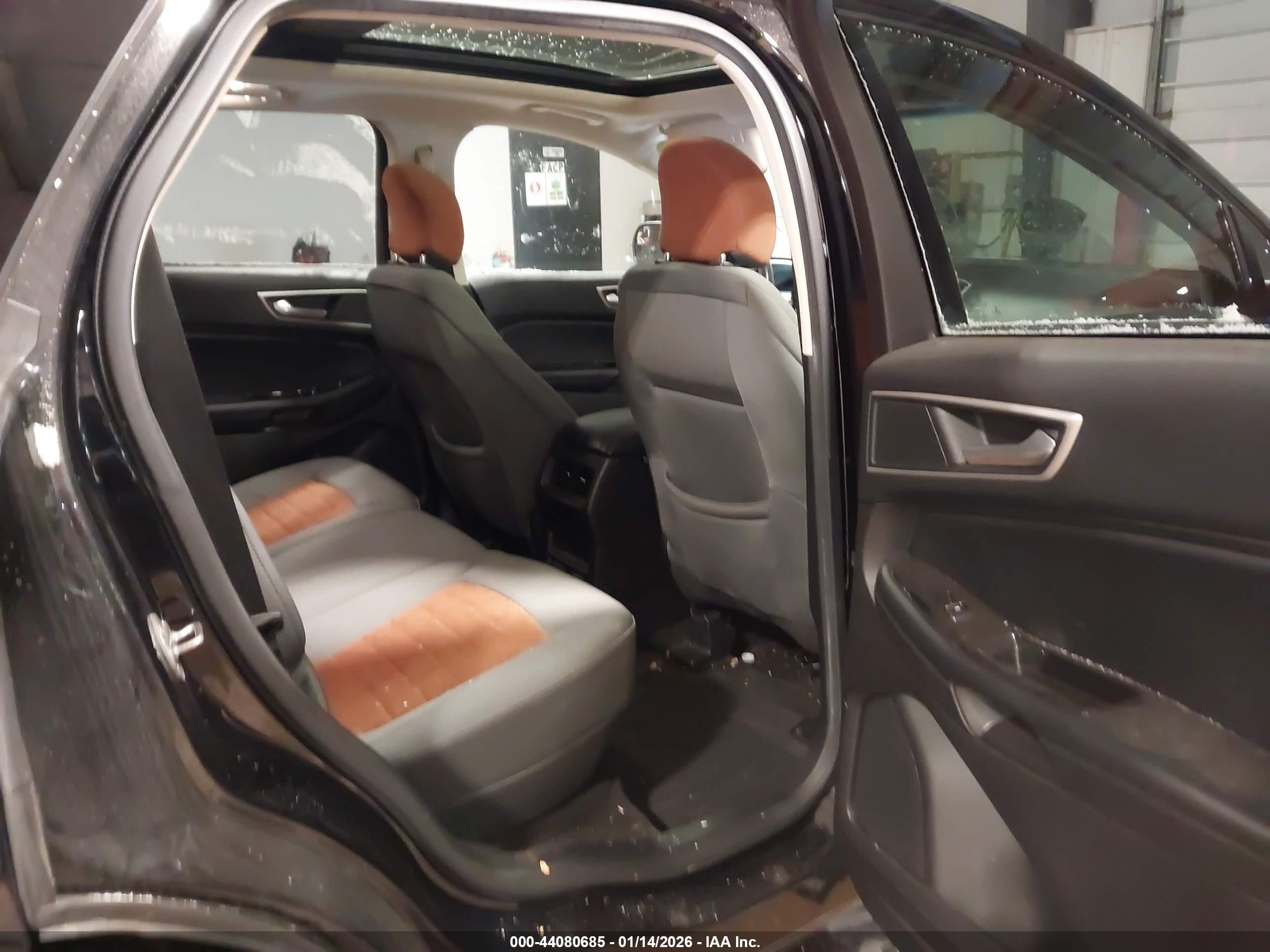 FORD EDGE image 8