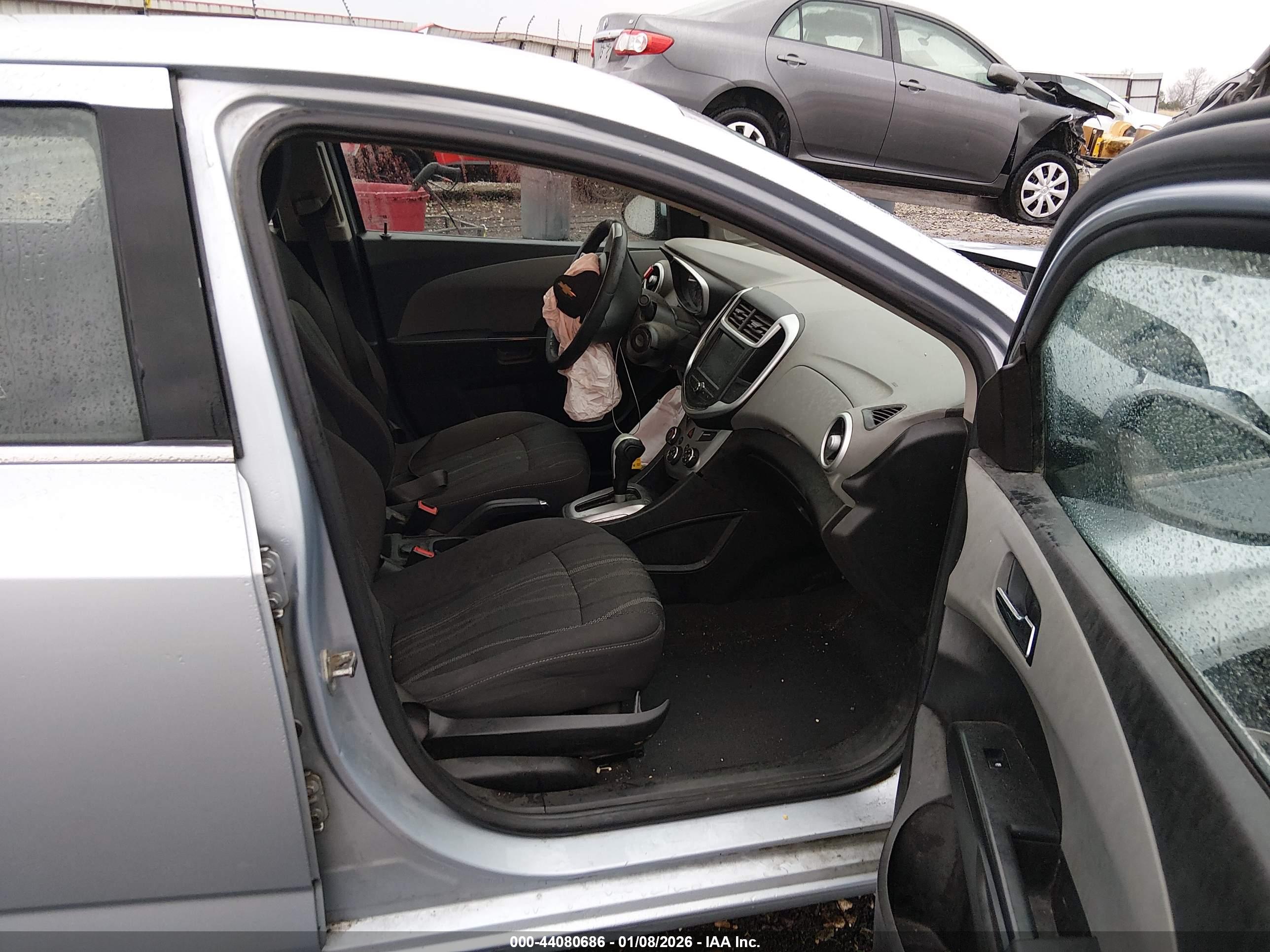 CHEVROLET SONIC image 5
