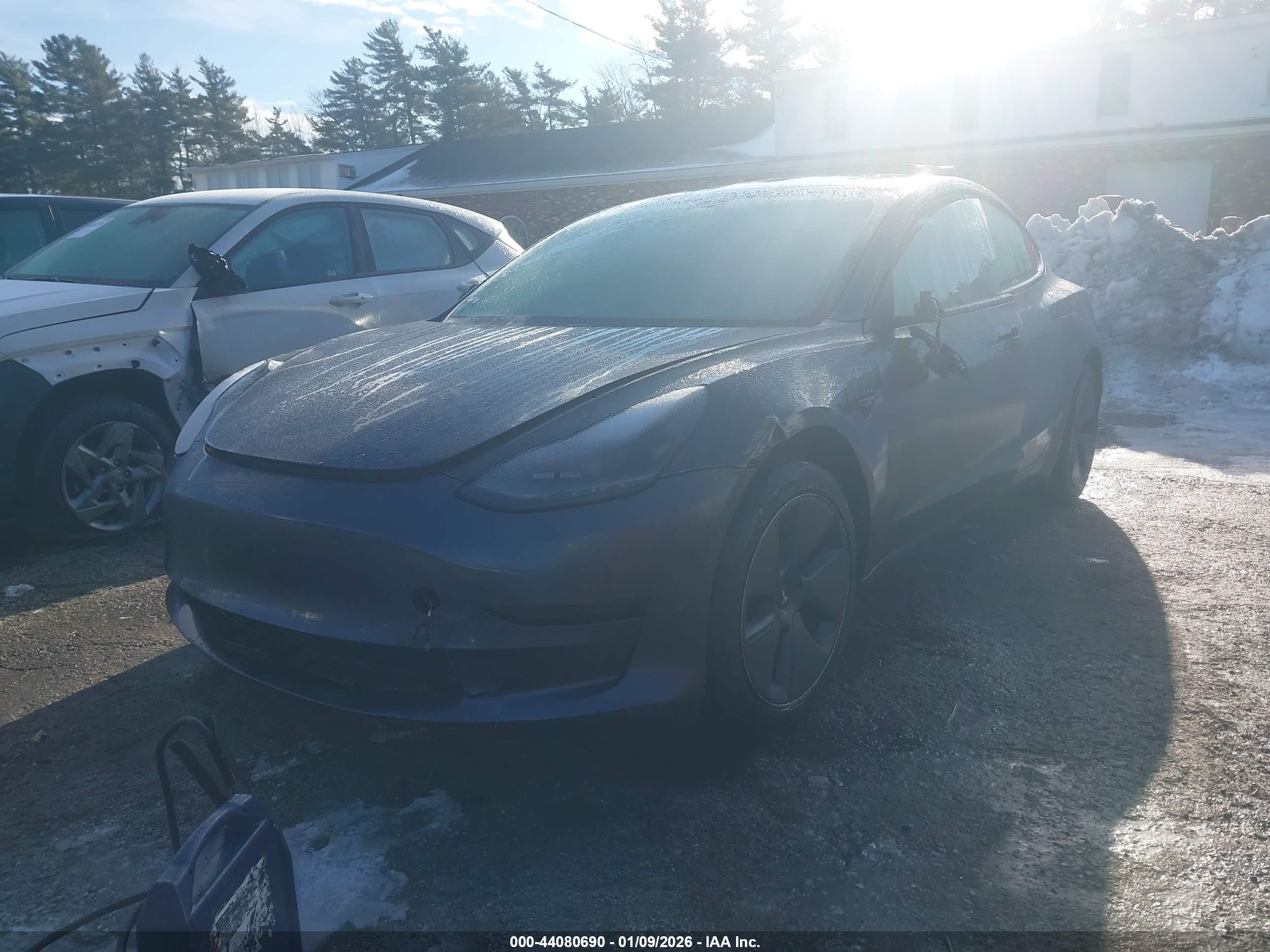 TESLA MODEL image 2