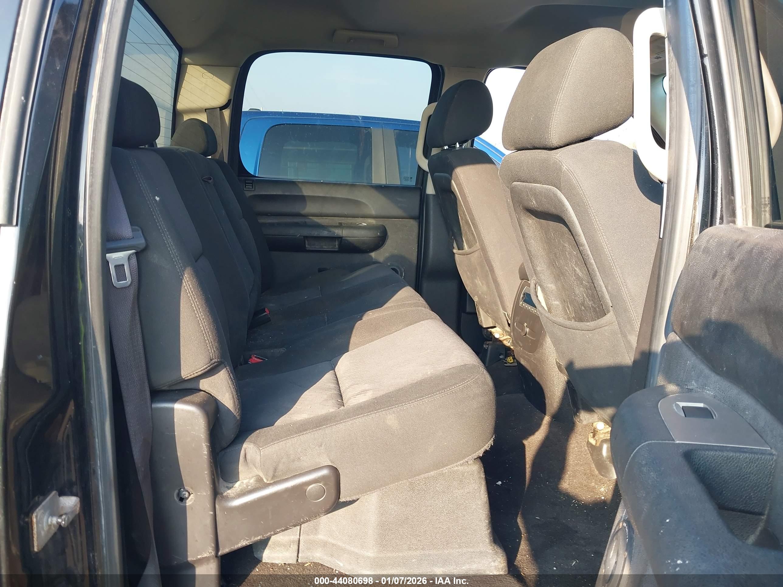 CHEVROLET SILVERADO image 8
