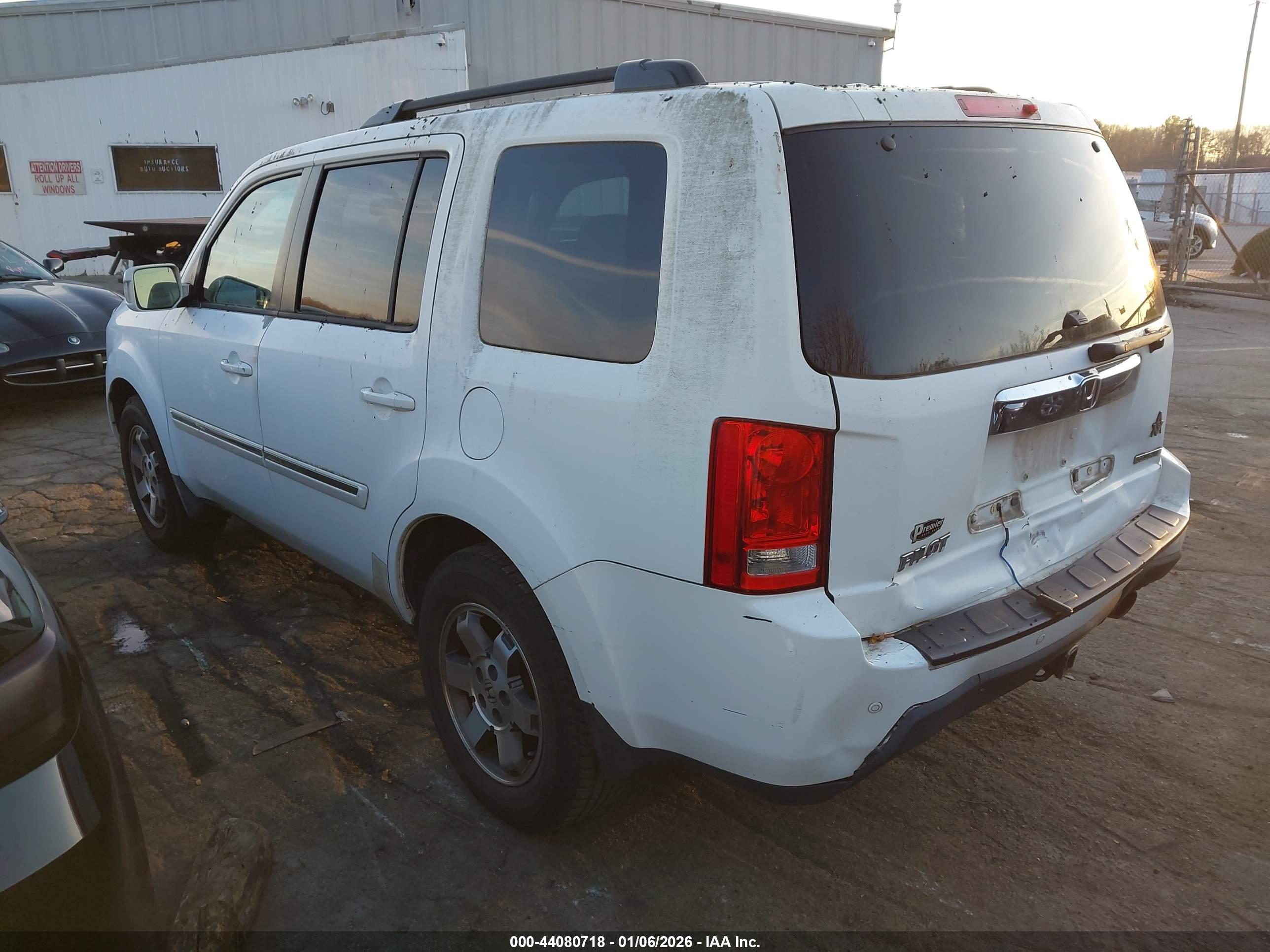 HONDA PILOT image 3
