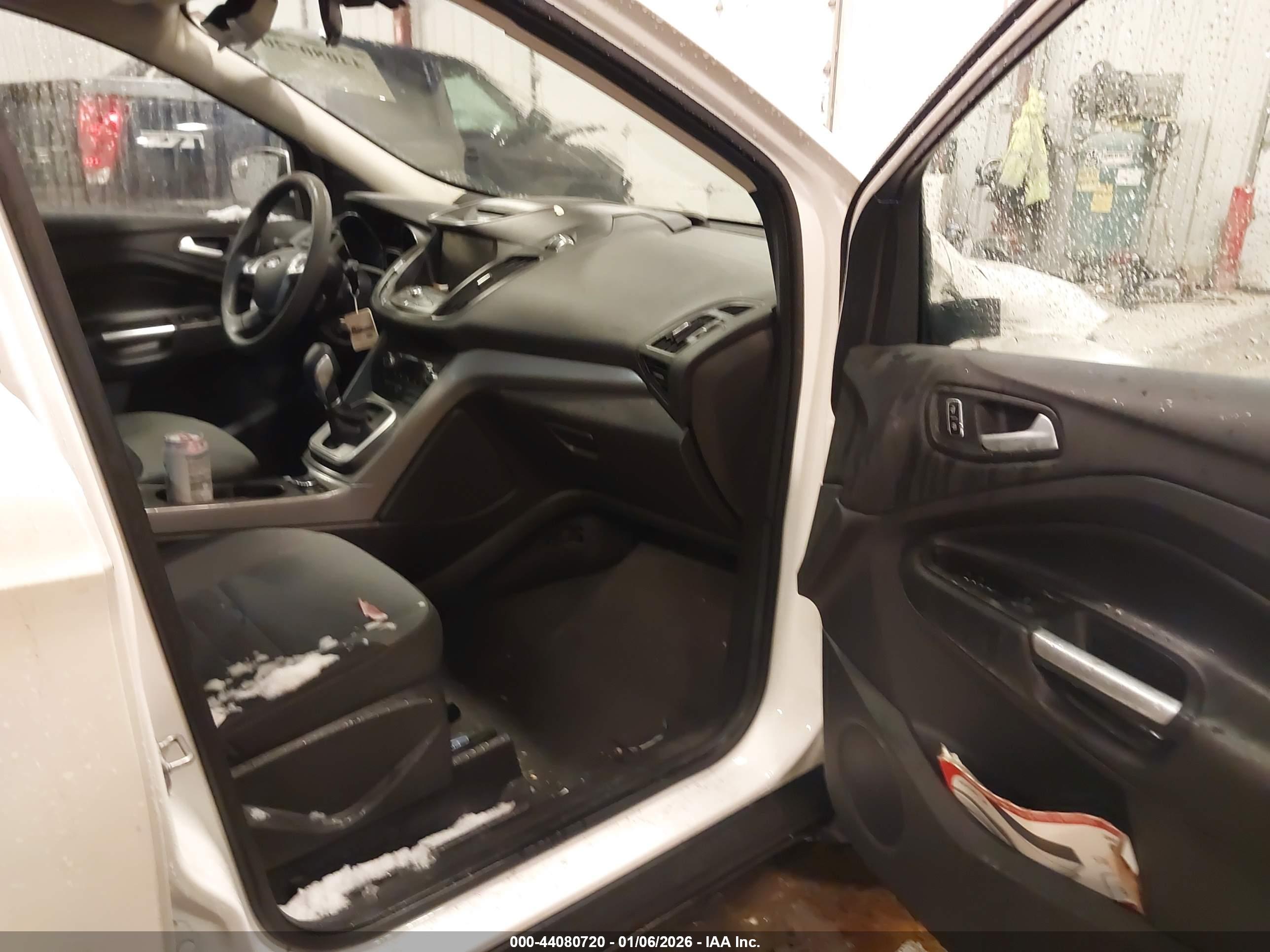 FORD ESCAPE image 5