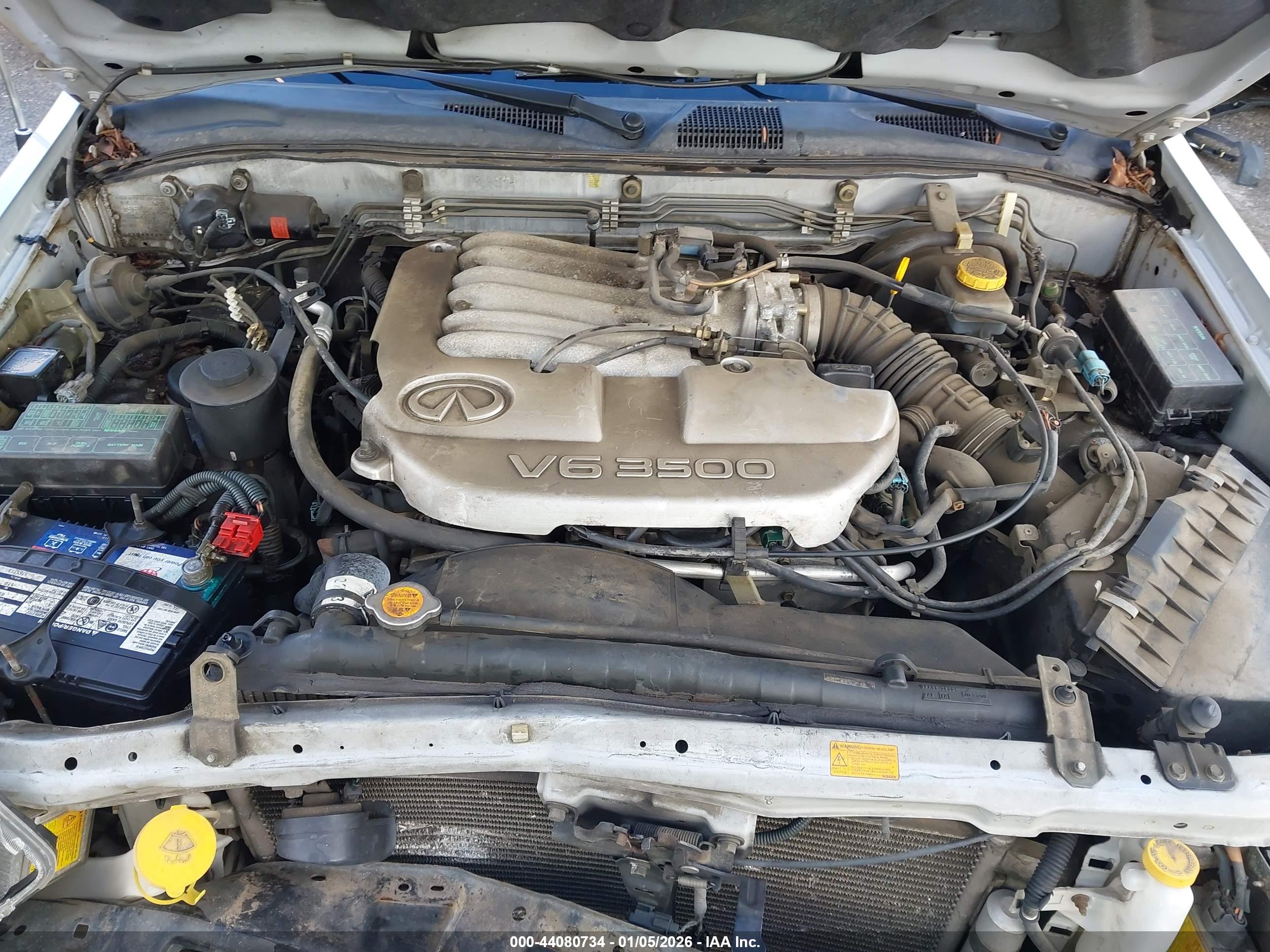INFINITI QX4 image 10