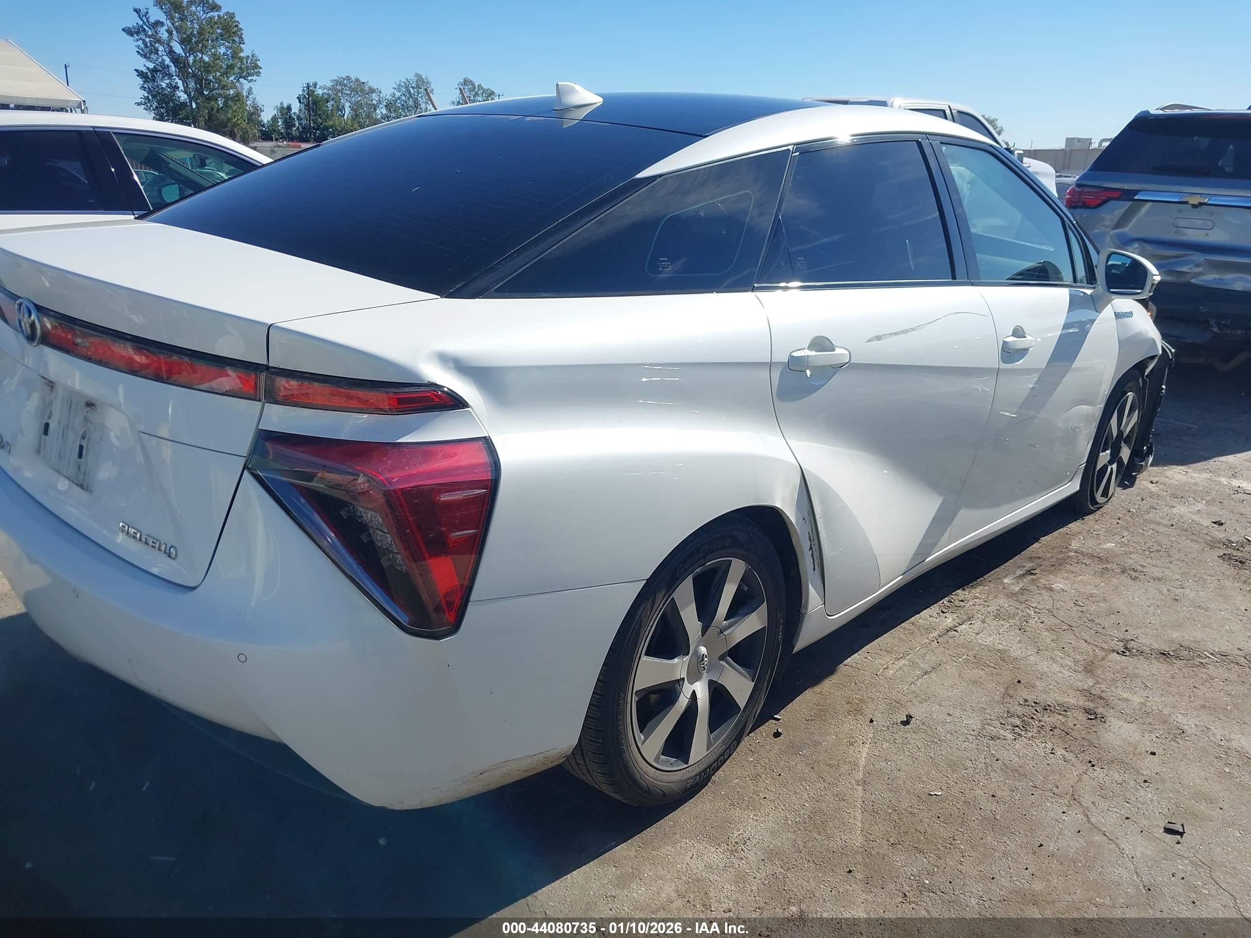 TOYOTA MIRAI image 4