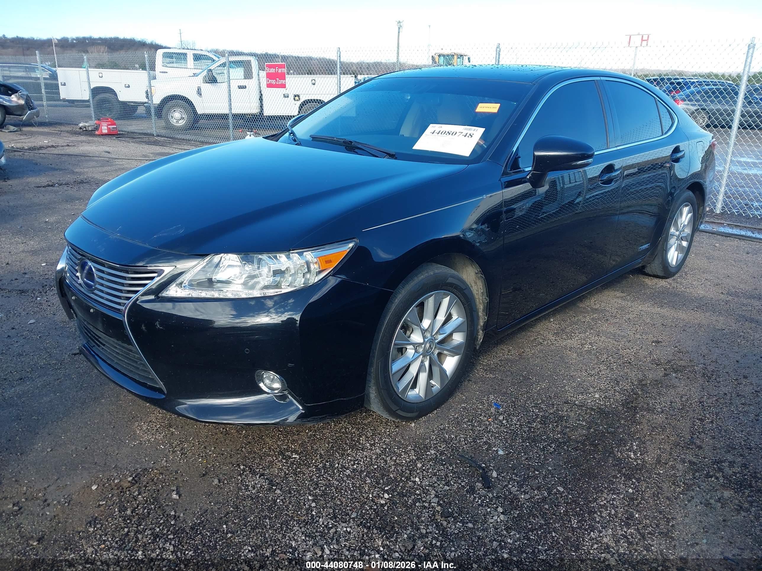 LEXUS ES image 2