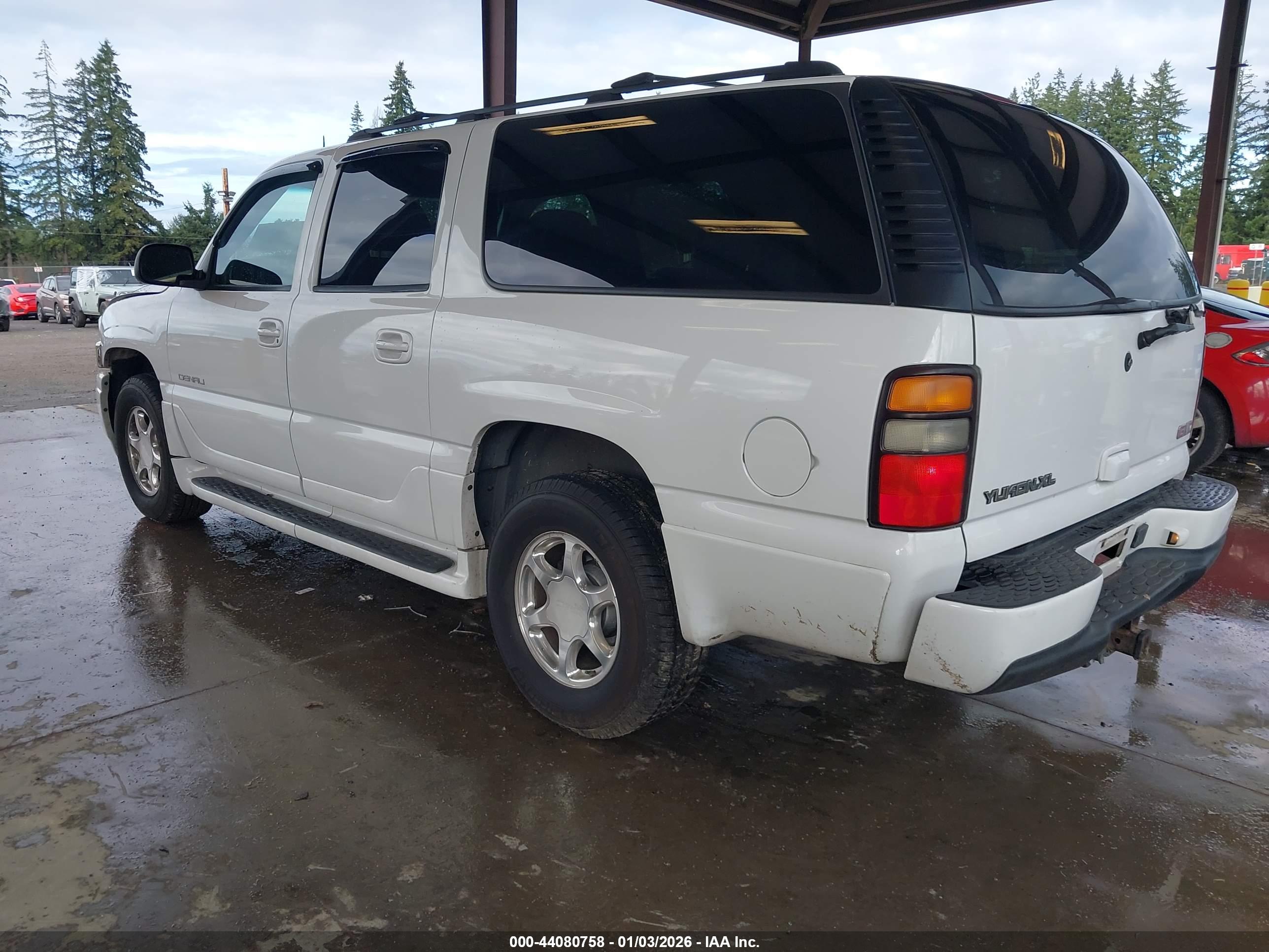 GMC YUKON image 3