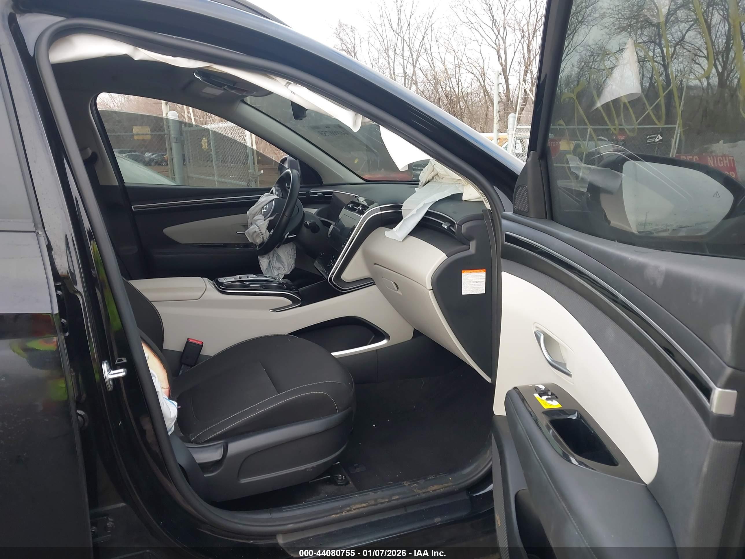 HYUNDAI TUCSON image 5