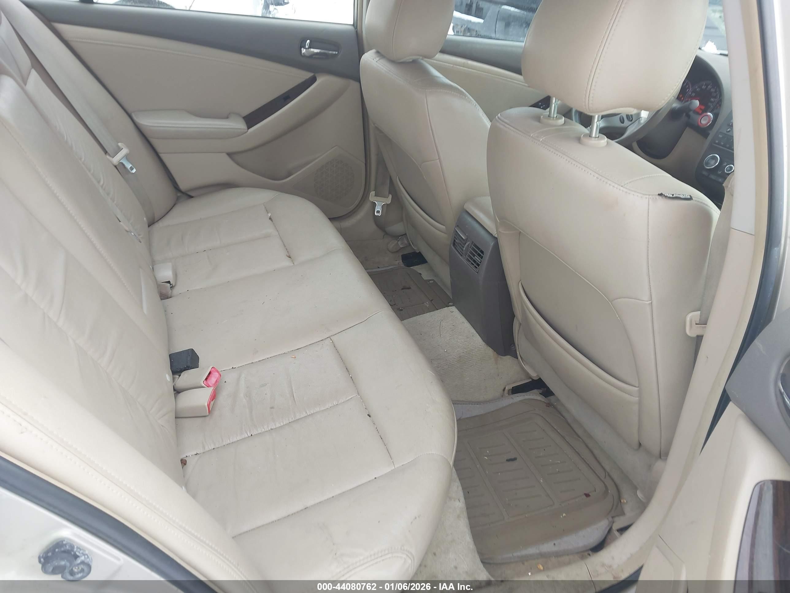 NISSAN ALTIMA image 8
