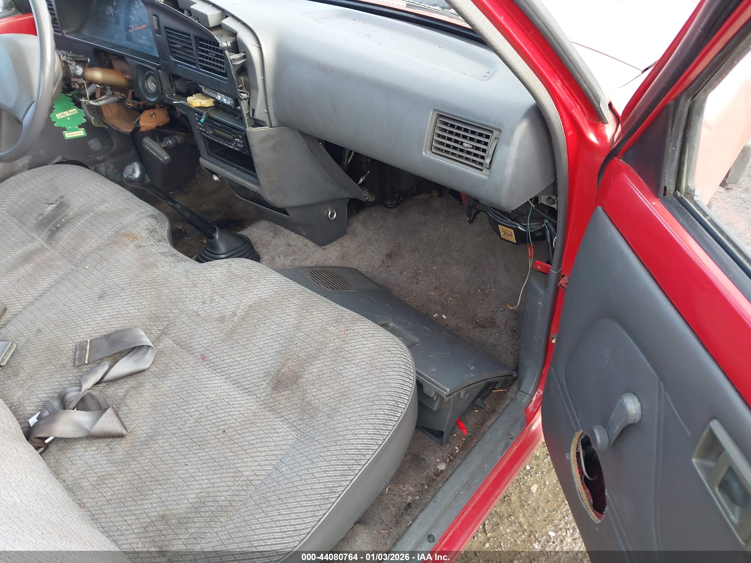 TOYOTA PICKUP image 5