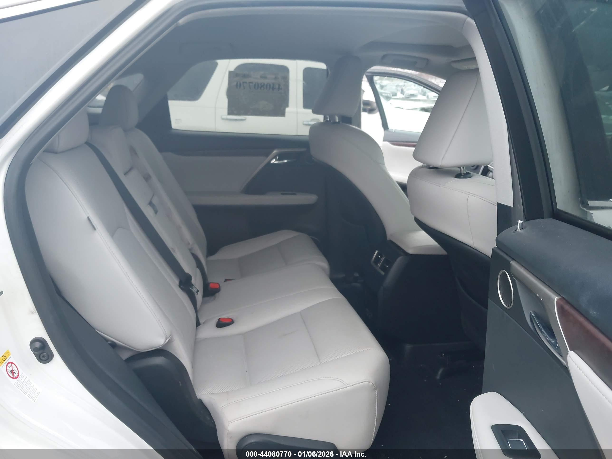 LEXUS RX image 8