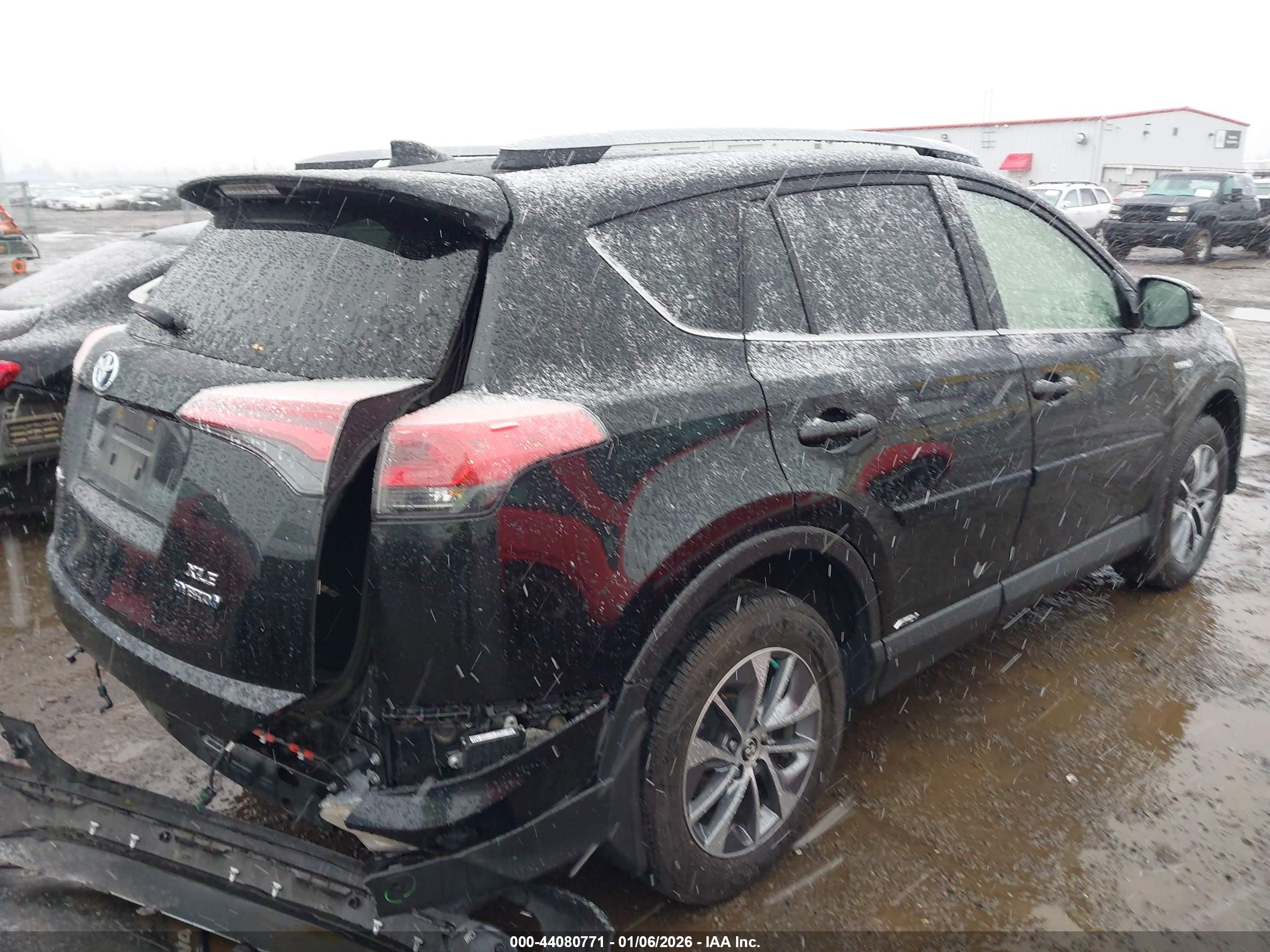 TOYOTA RAV4 image 4