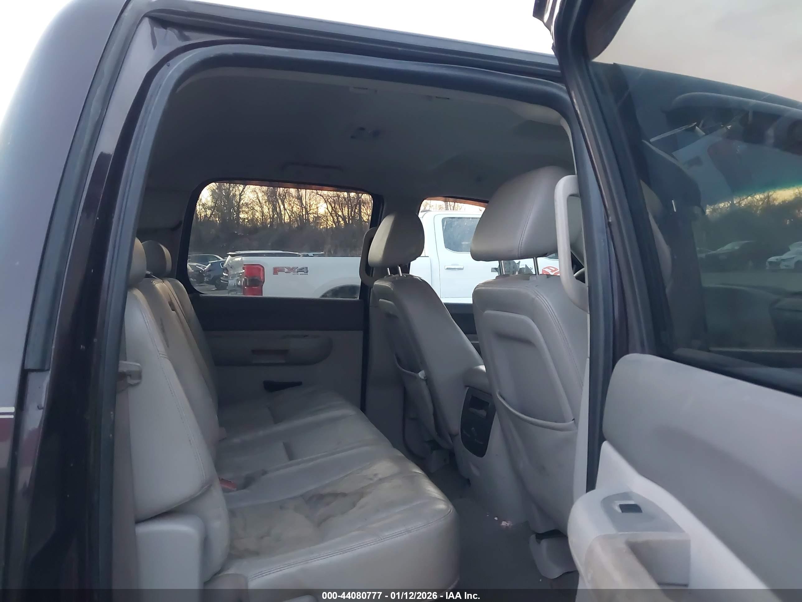 GMC SIERRA image 8