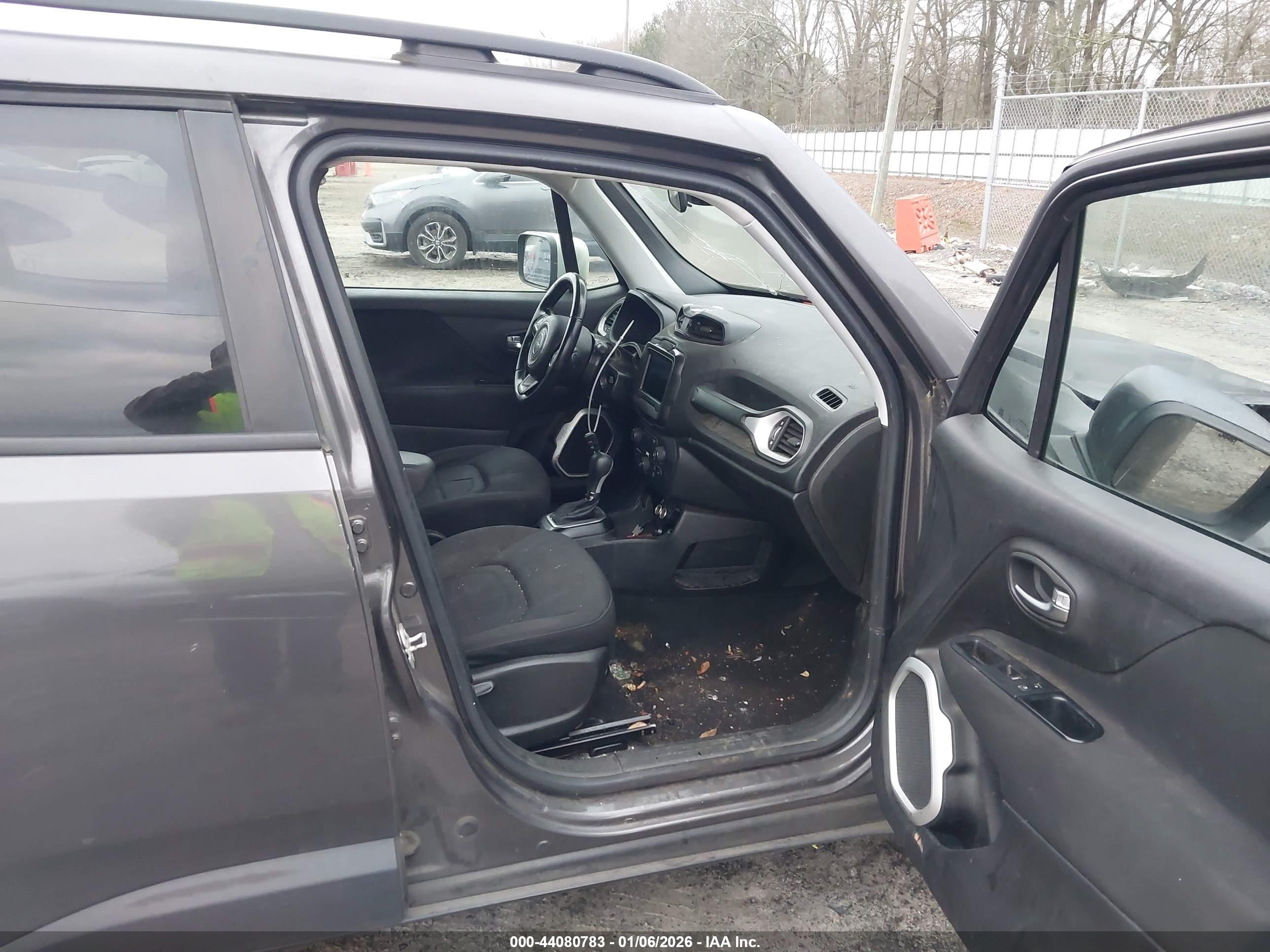 JEEP RENEGADE image 5