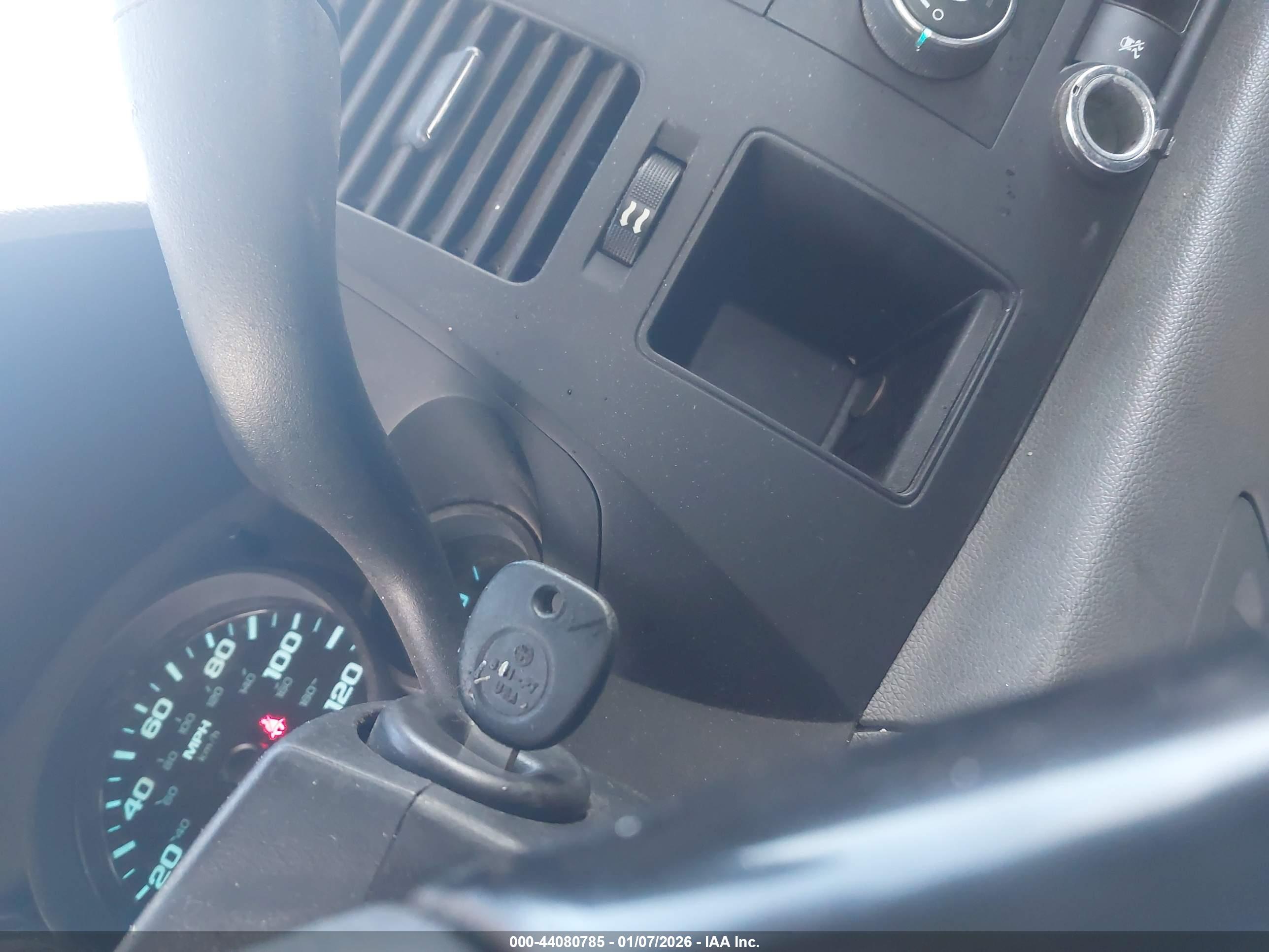 CHEVROLET SILVERADO image 11