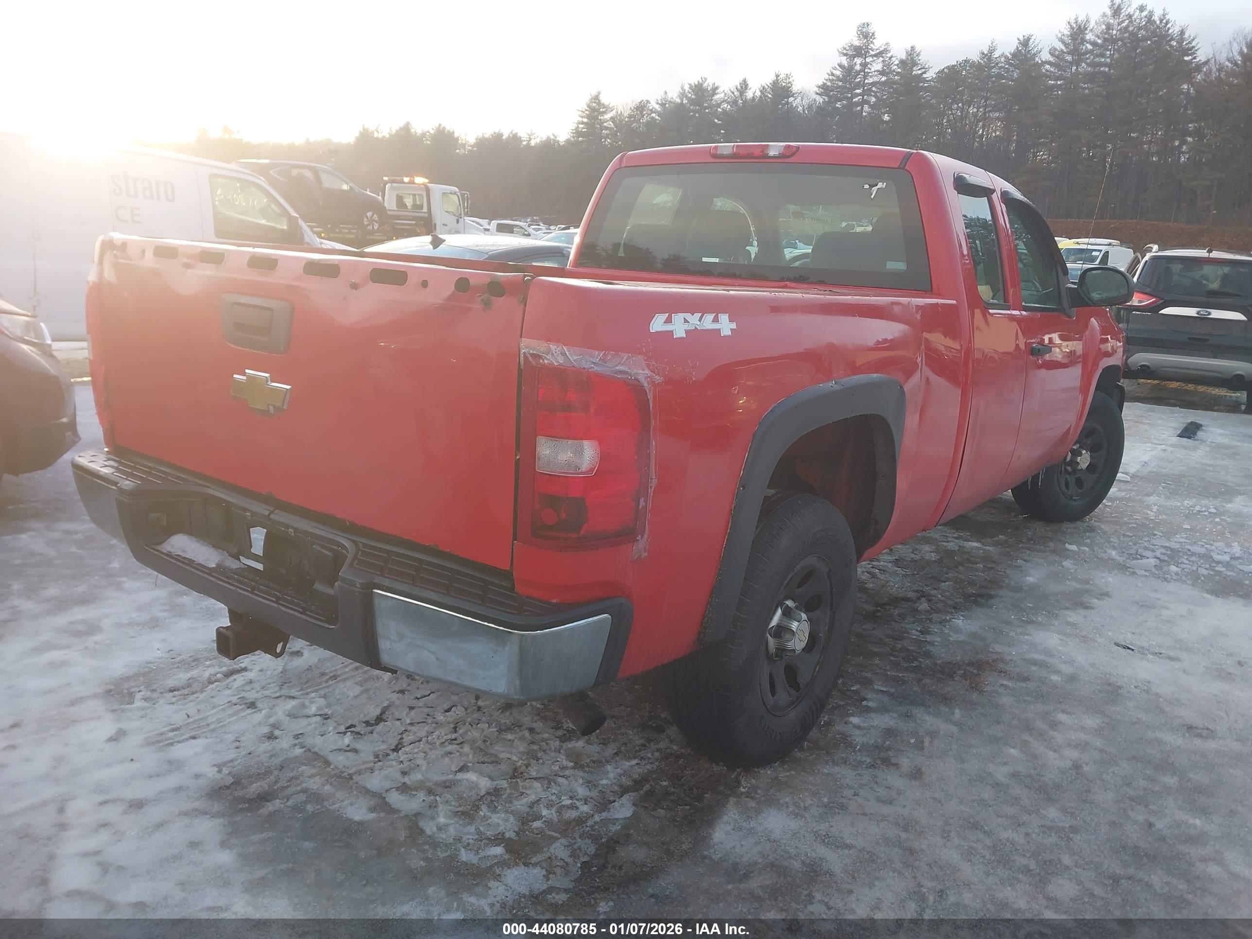 CHEVROLET SILVERADO image 4
