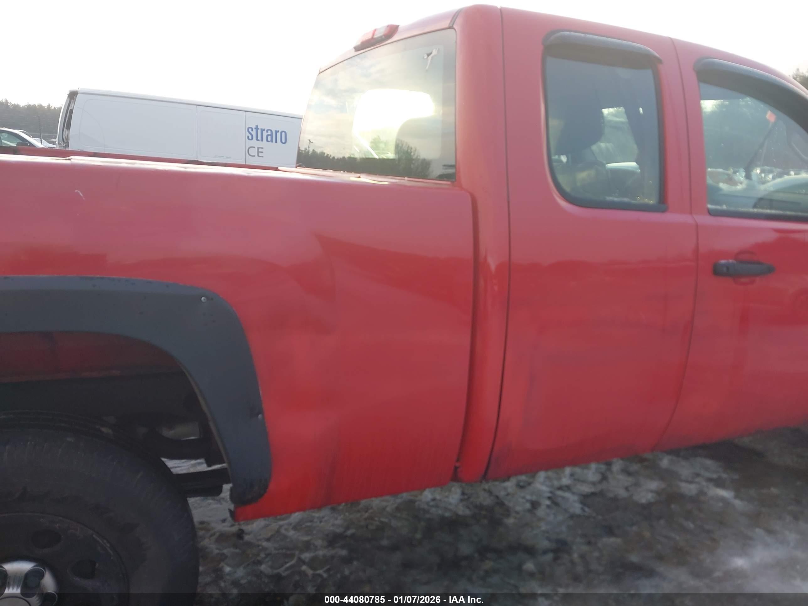 CHEVROLET SILVERADO image 6