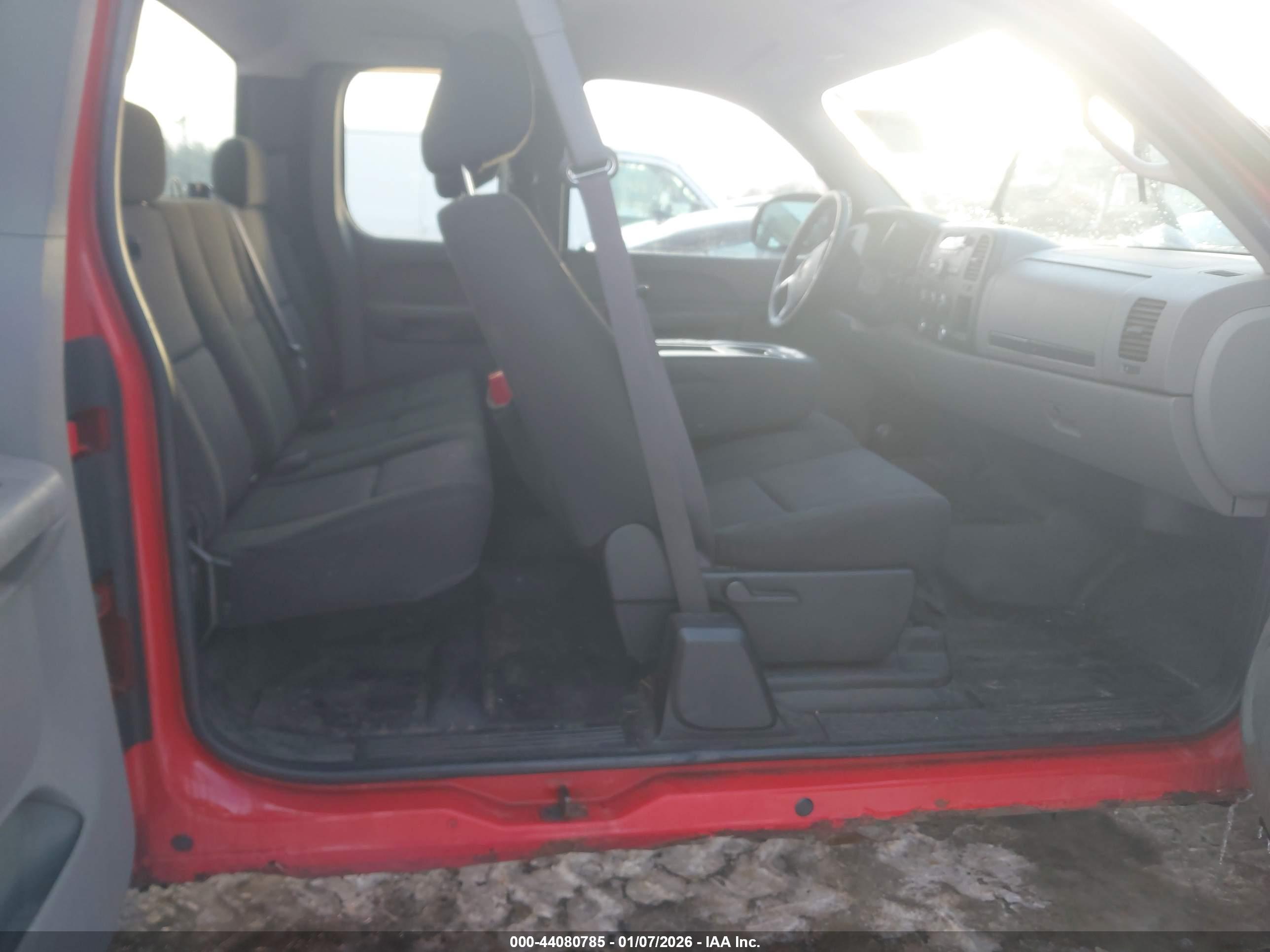 CHEVROLET SILVERADO image 8