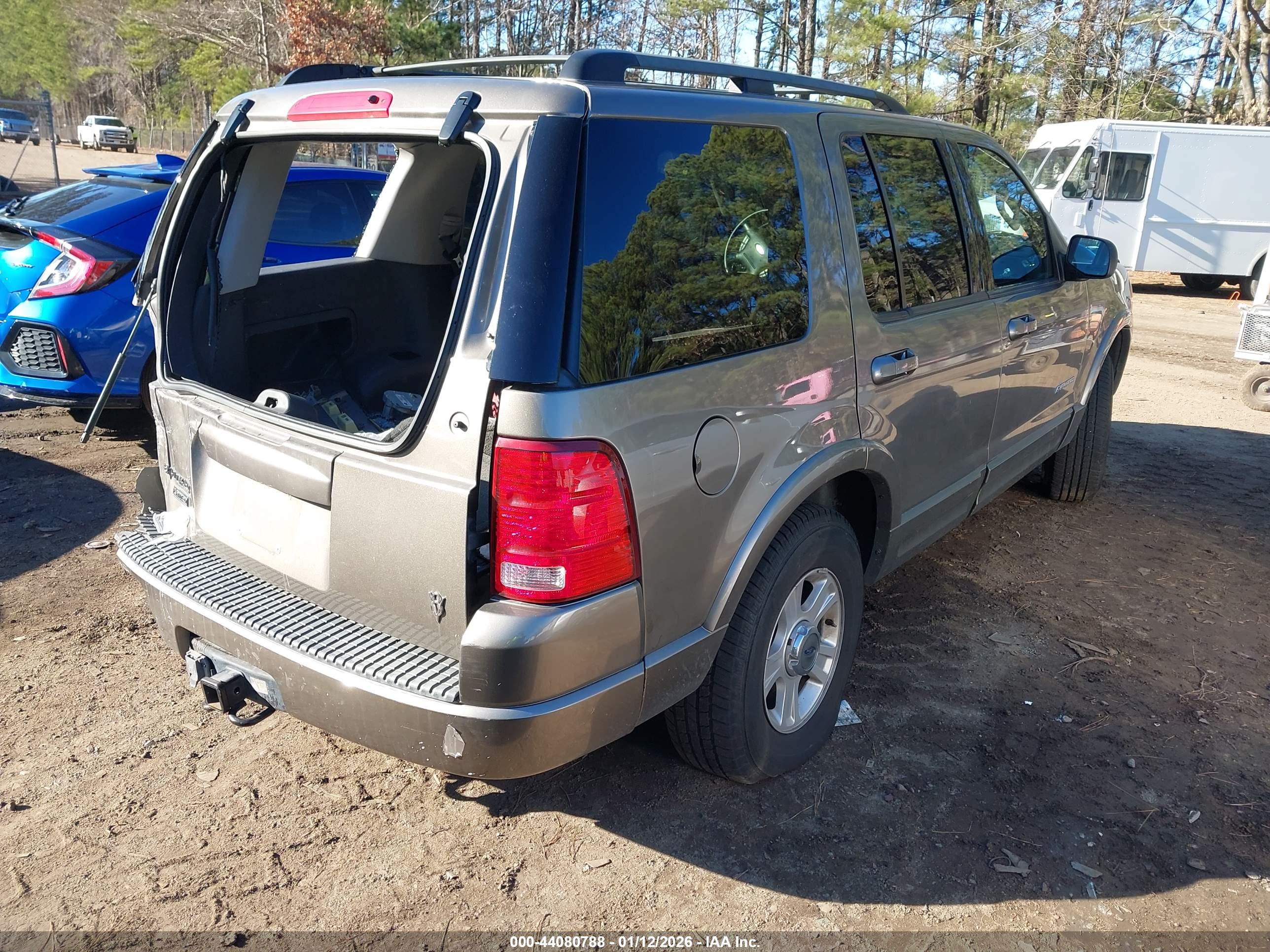 FORD EXPLORER image 4