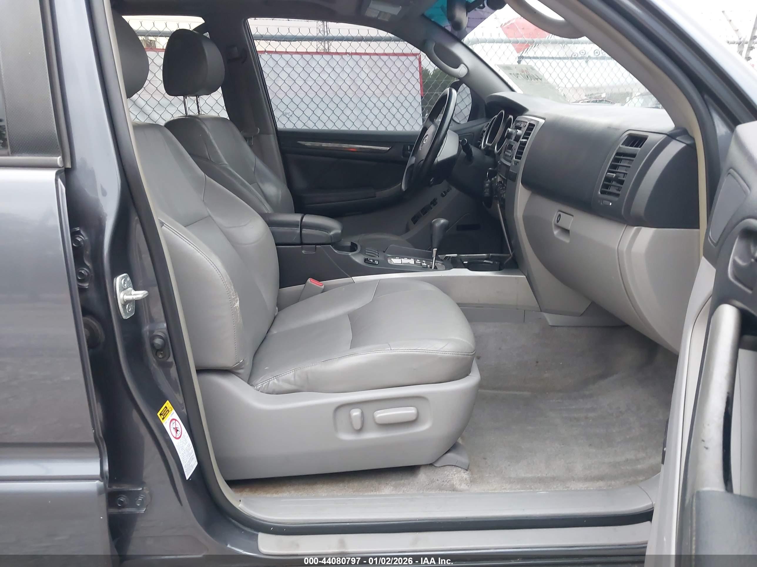 TOYOTA 4RUNNER image 5